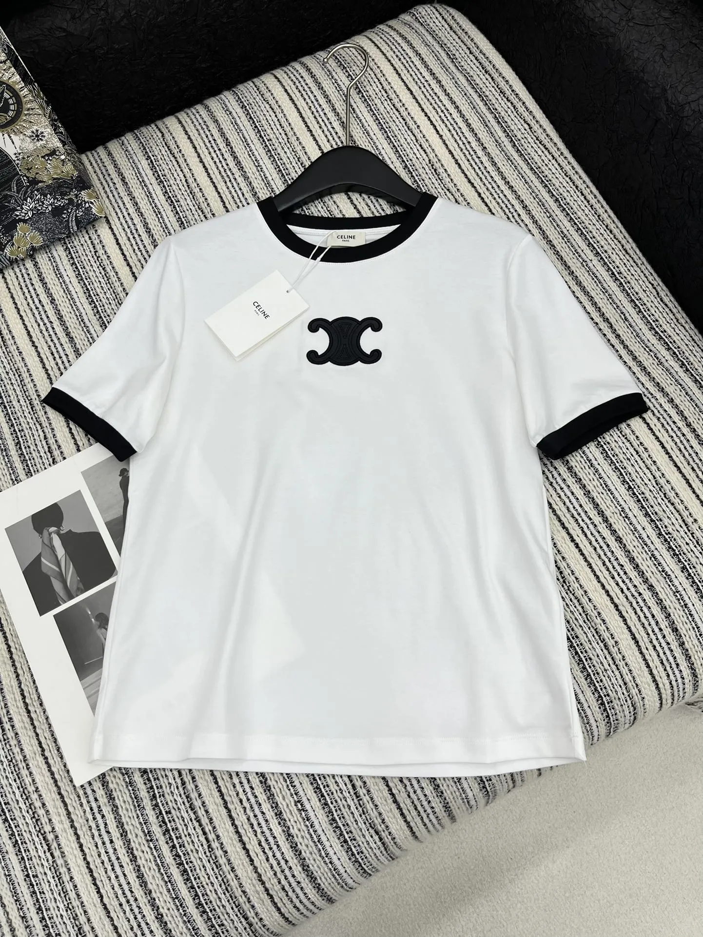 CELINE新作黒色半袖Tシャツ