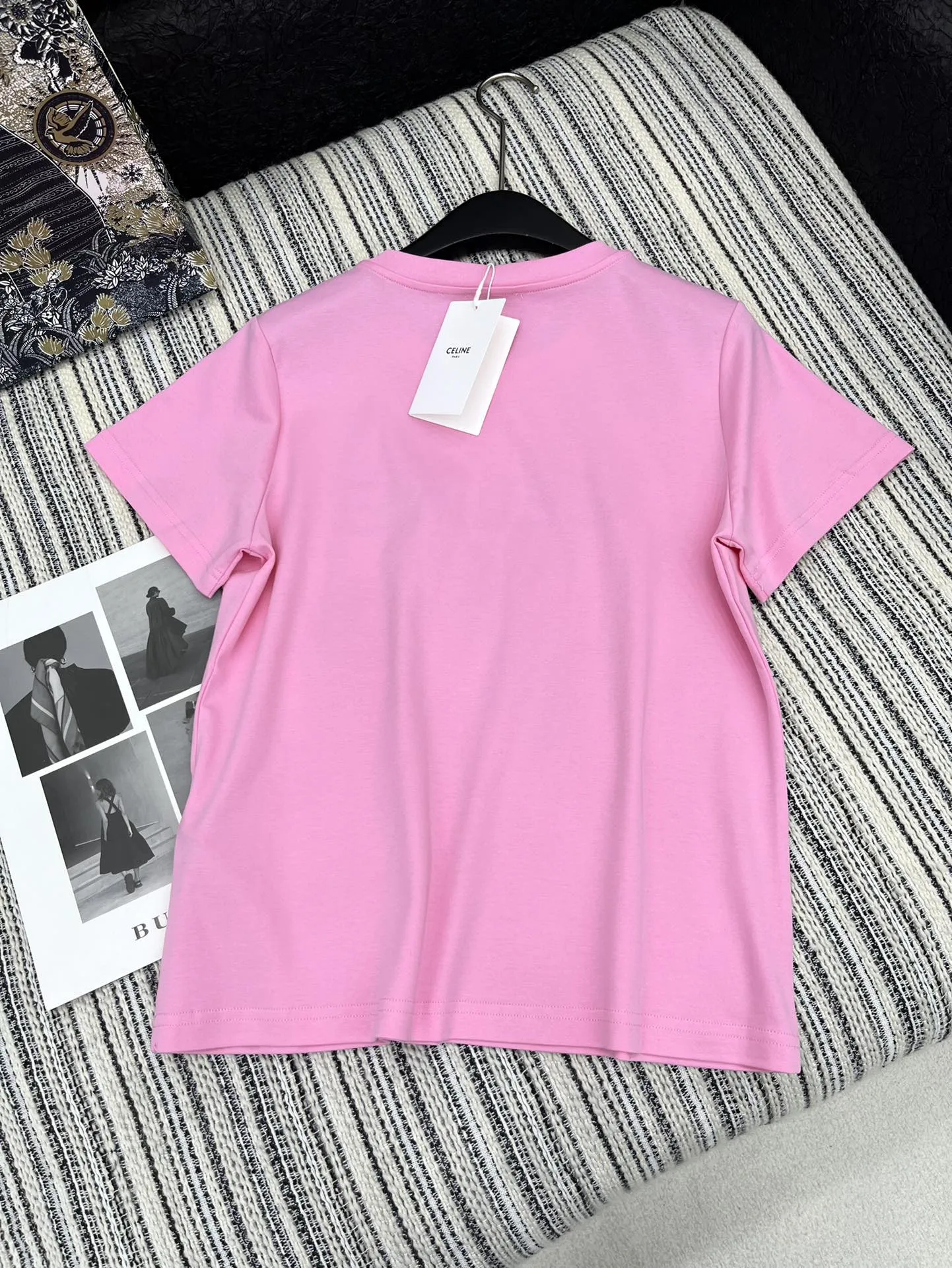 CELINE新作ピンク半袖Tシャツ刺繍デザイン - 画像 (7)