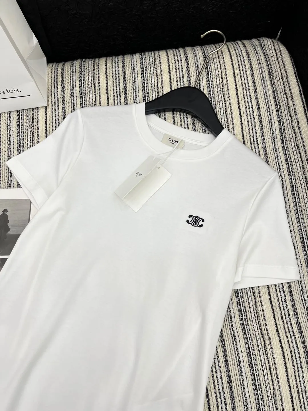 セリーヌ新作白半袖Tシャツ刺繍デザイン - 画像 (3)
