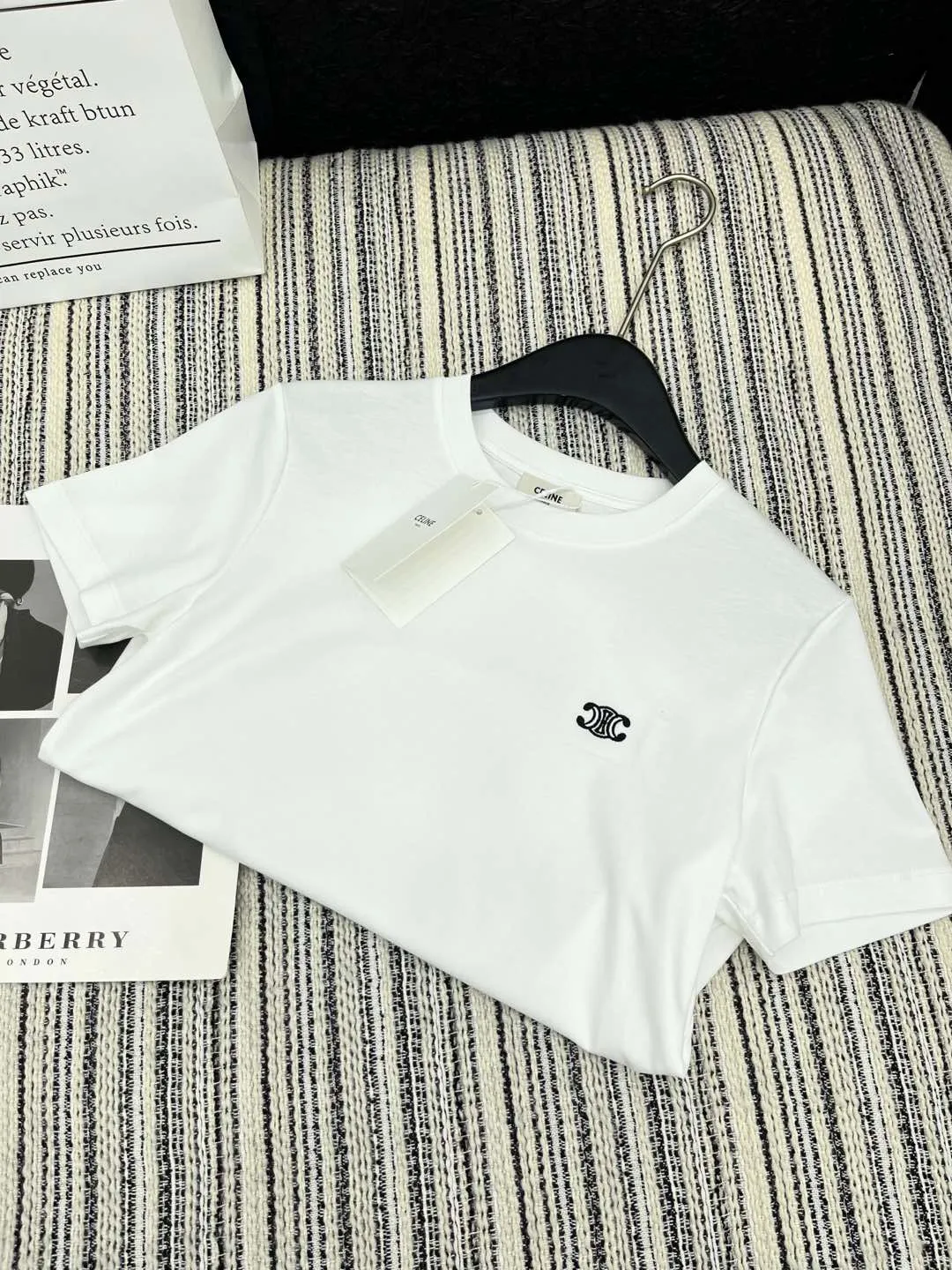 セリーヌ新作白半袖Tシャツ刺繍デザイン - 画像 (6)