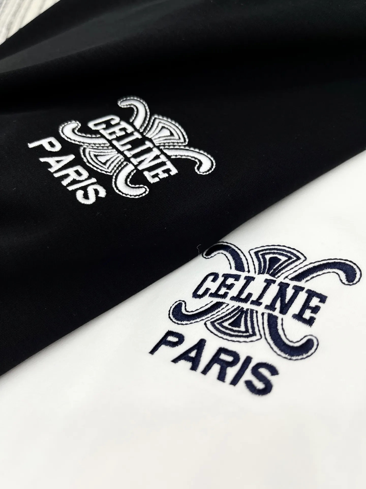 CELINE新作刺繍ロゴ半袖Tシャツ白黒 - 画像 (7)