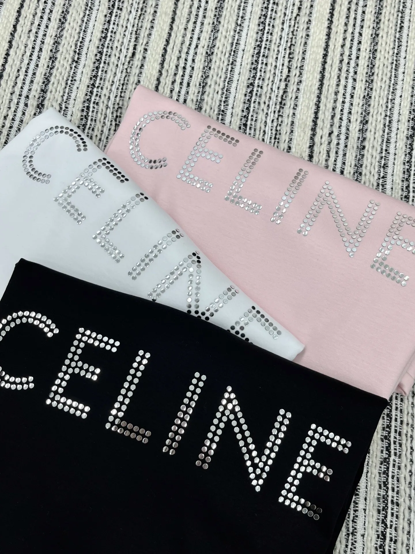 CELINE黒アルファベット半袖Tシャツ新作 - 画像 (7)