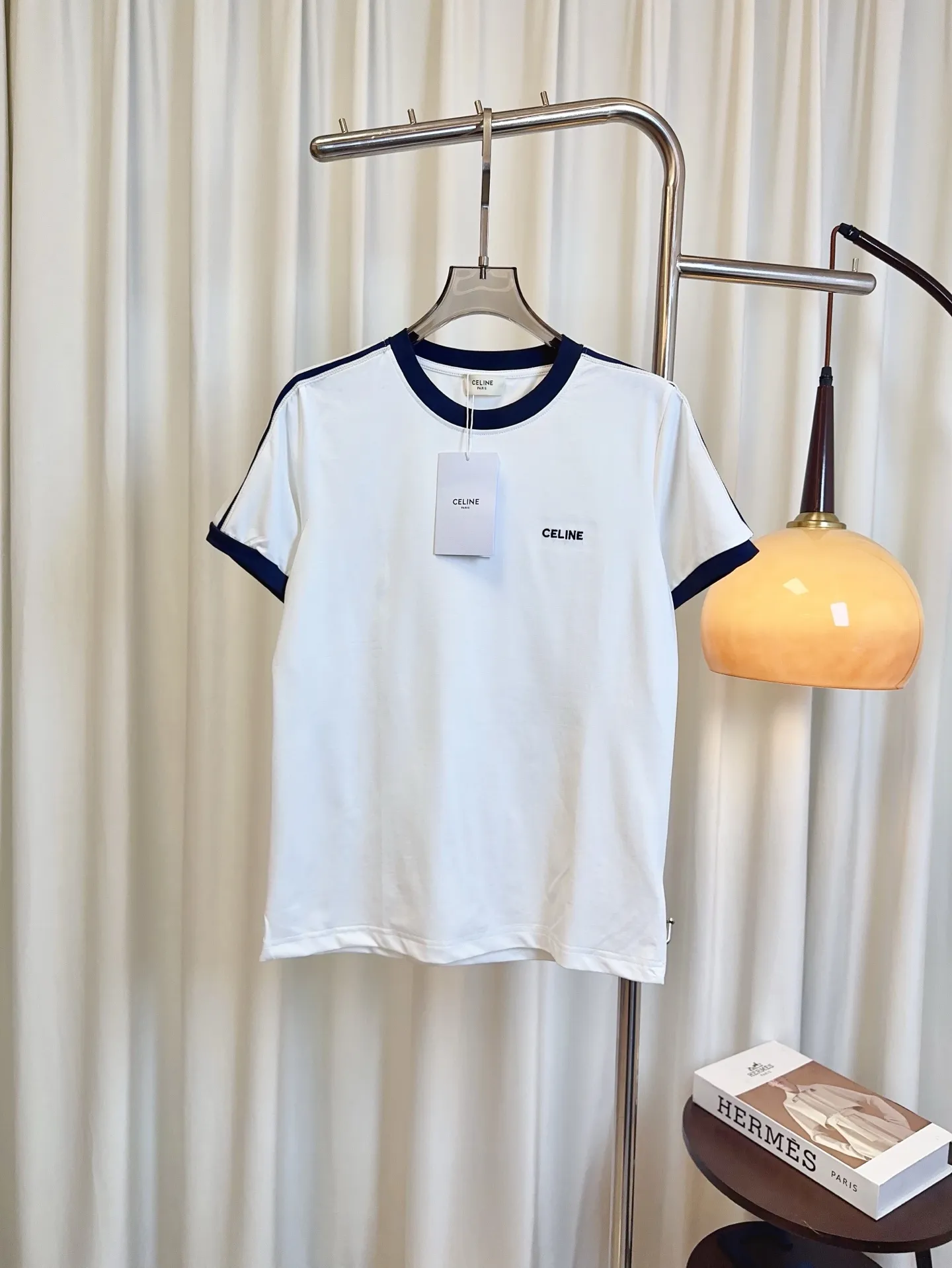 CELINE新作刺繍ロゴカラーマッチングTシャツ白ネイビー