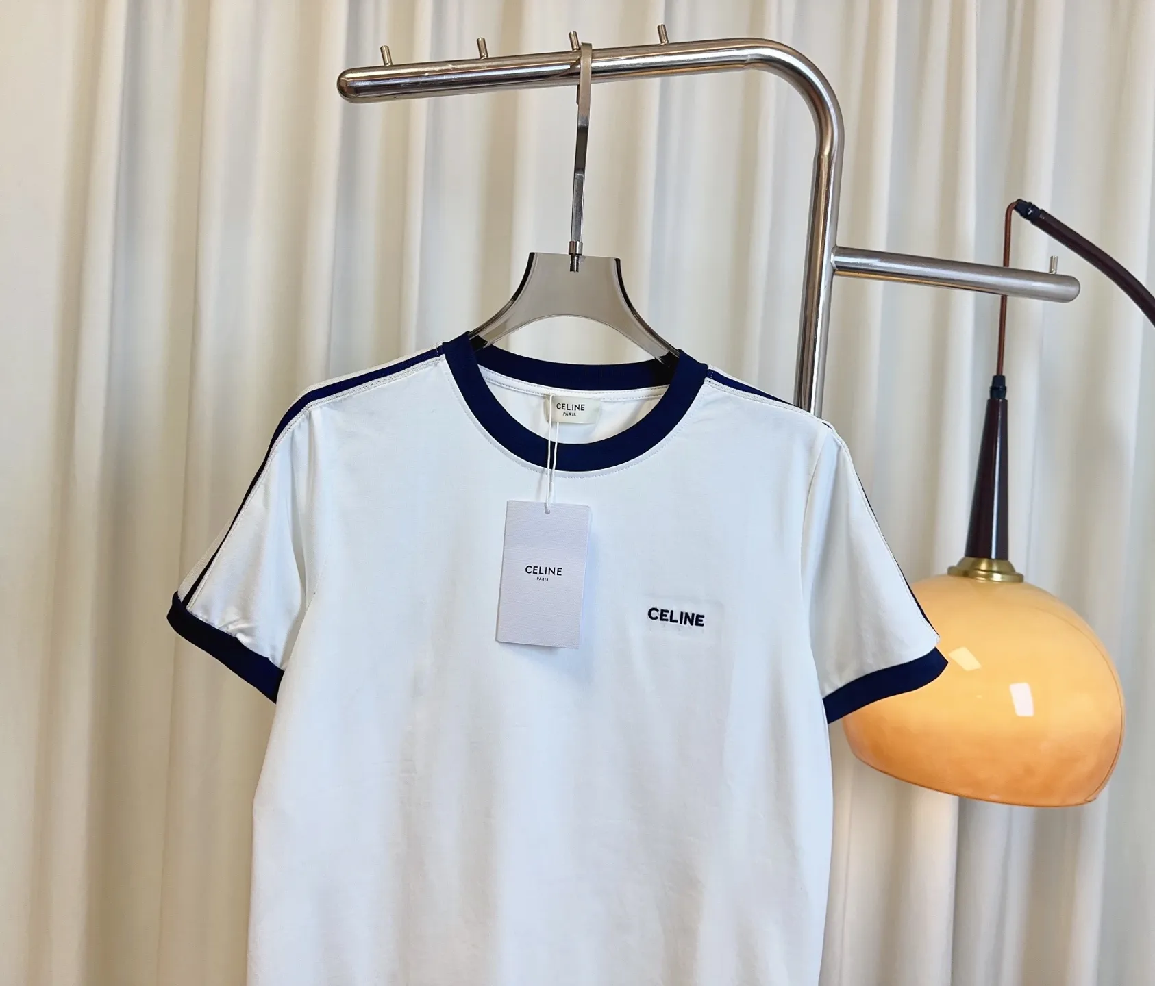 CELINE新作刺繍ロゴカラーマッチングTシャツ白ネイビー - 画像 (4)