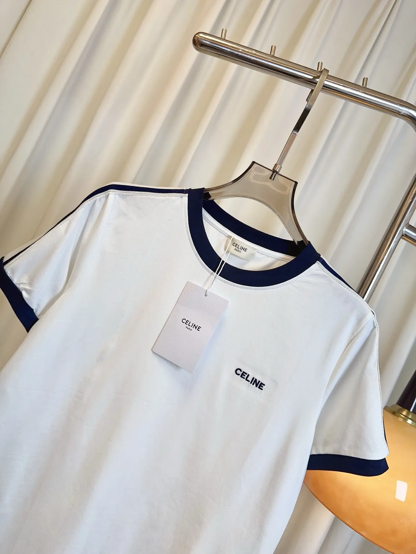 CELINE新作刺繍ロゴカラーマッチングTシャツ白ネイビー - 画像 (5)