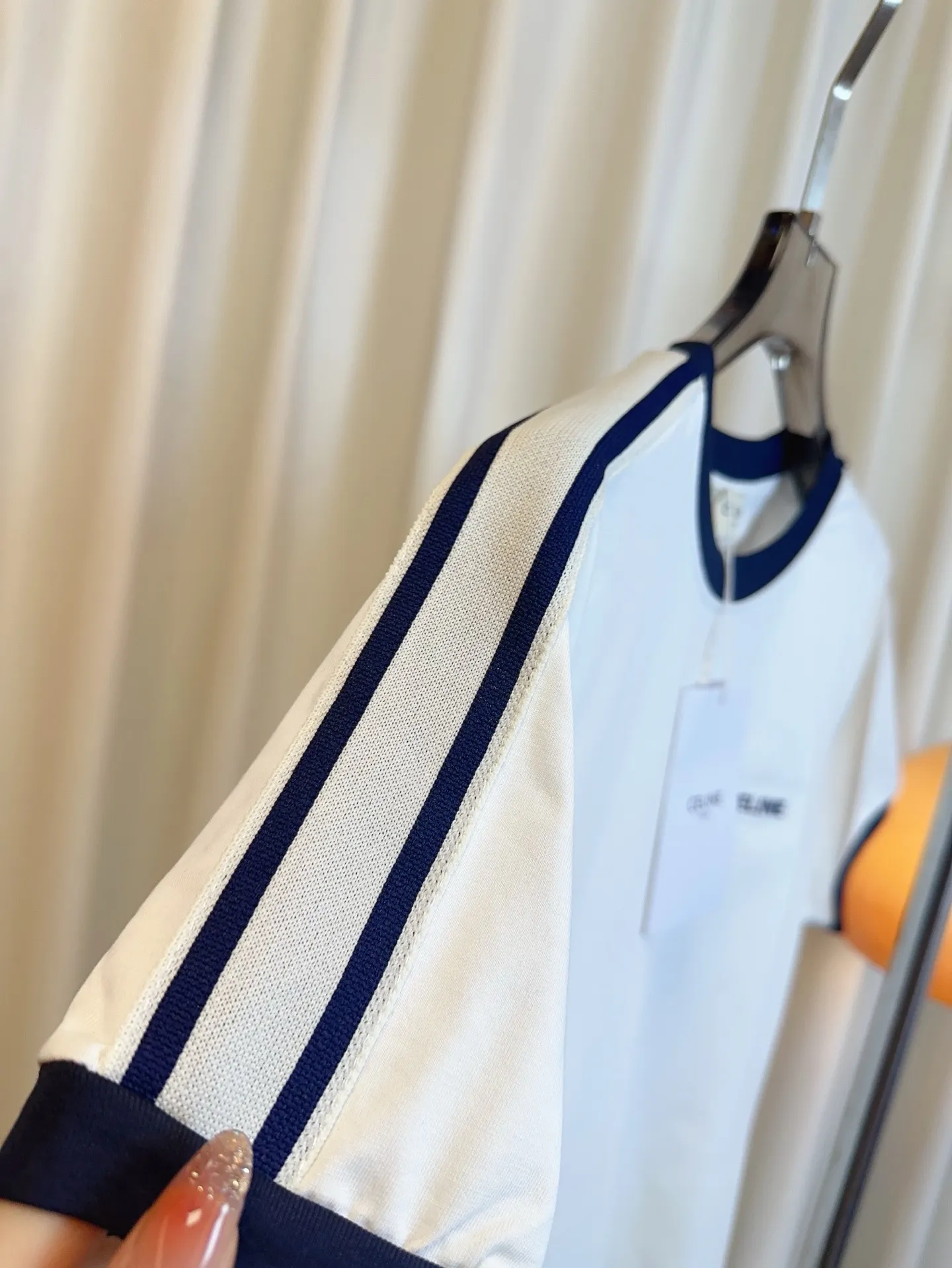 CELINE新作刺繍ロゴカラーマッチングTシャツ白ネイビー - 画像 (7)