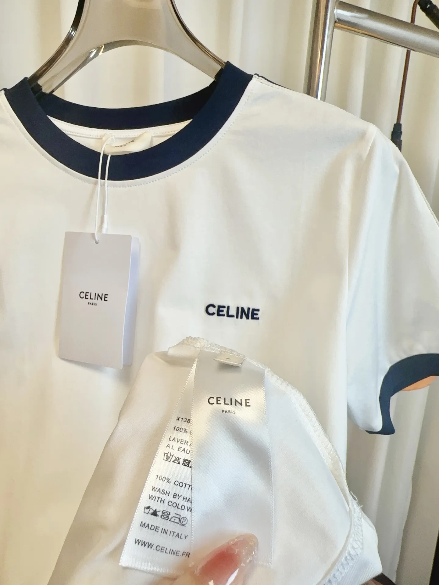 CELINE新作刺繍ロゴカラーマッチングTシャツ白ネイビー - 画像 (10)