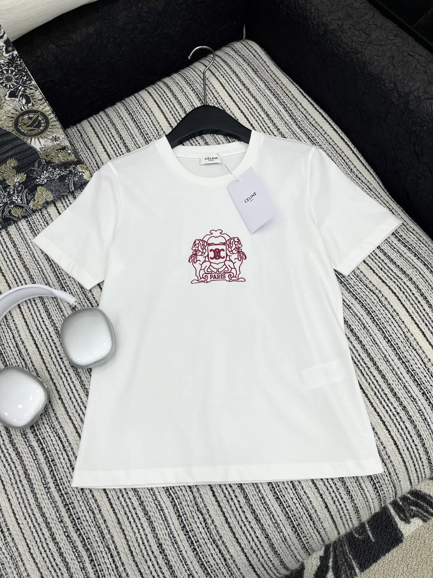 Celi*新作黒刺繍アルファベット半袖Tシャツ - 画像 (3)