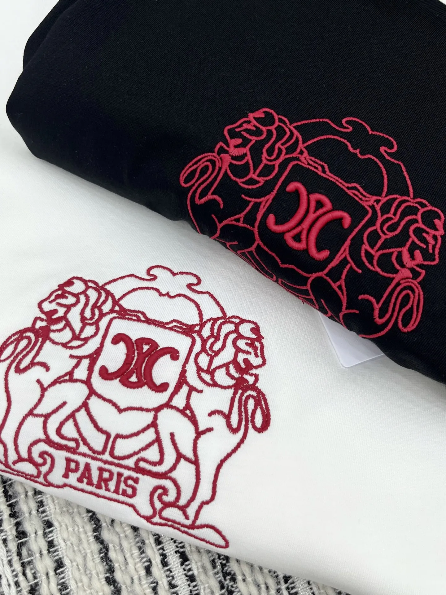 Celi*新作黒刺繍アルファベット半袖Tシャツ - 画像 (7)