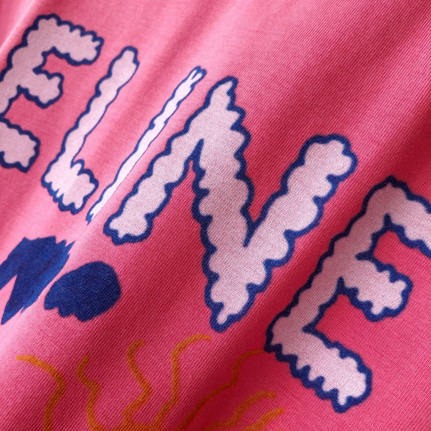 CELINE新作ピンク白半袖プリントTシャツ - 画像 (9)