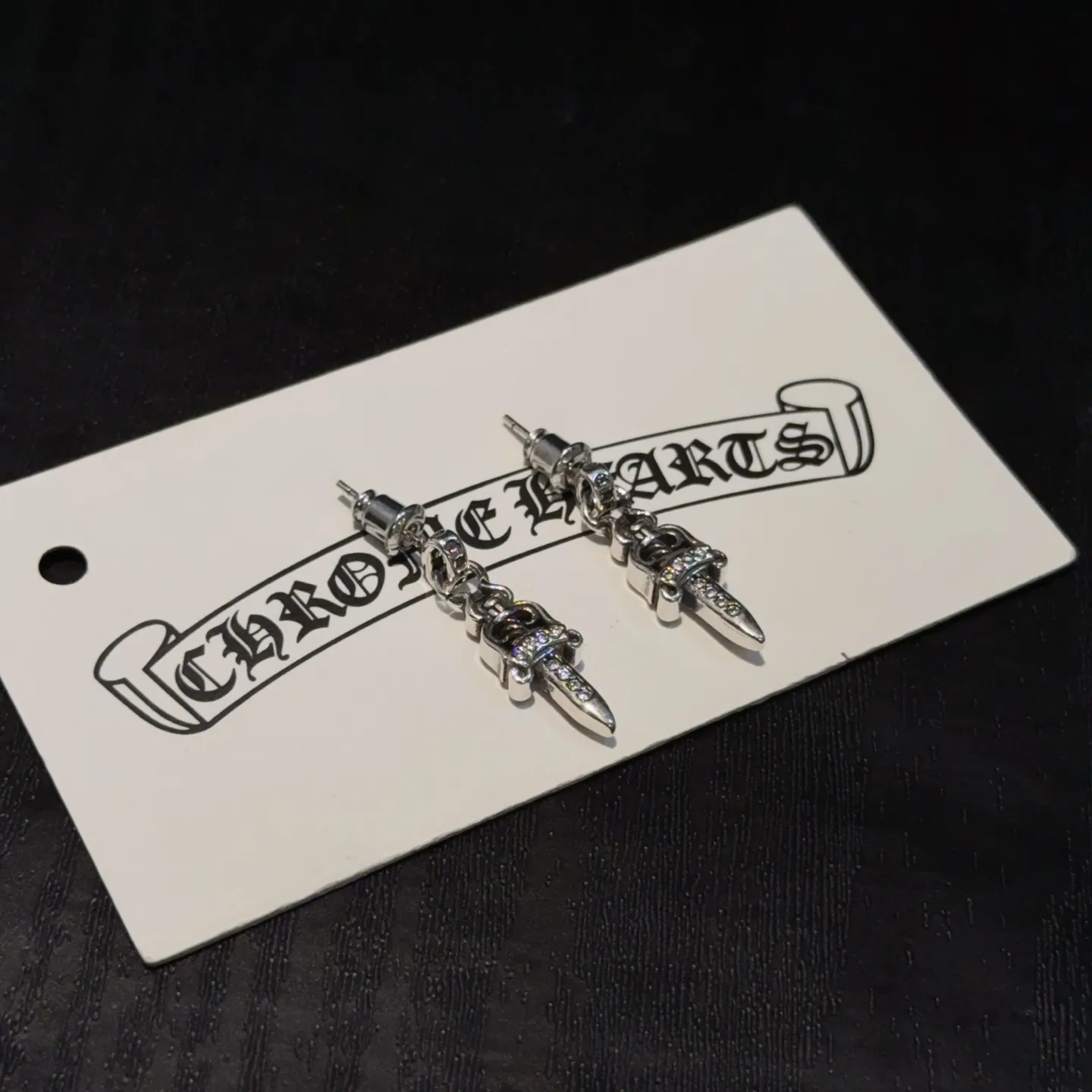 Chrome Hearts シルバー 剣型ダイヤモンドイヤリング - 画像 (5)