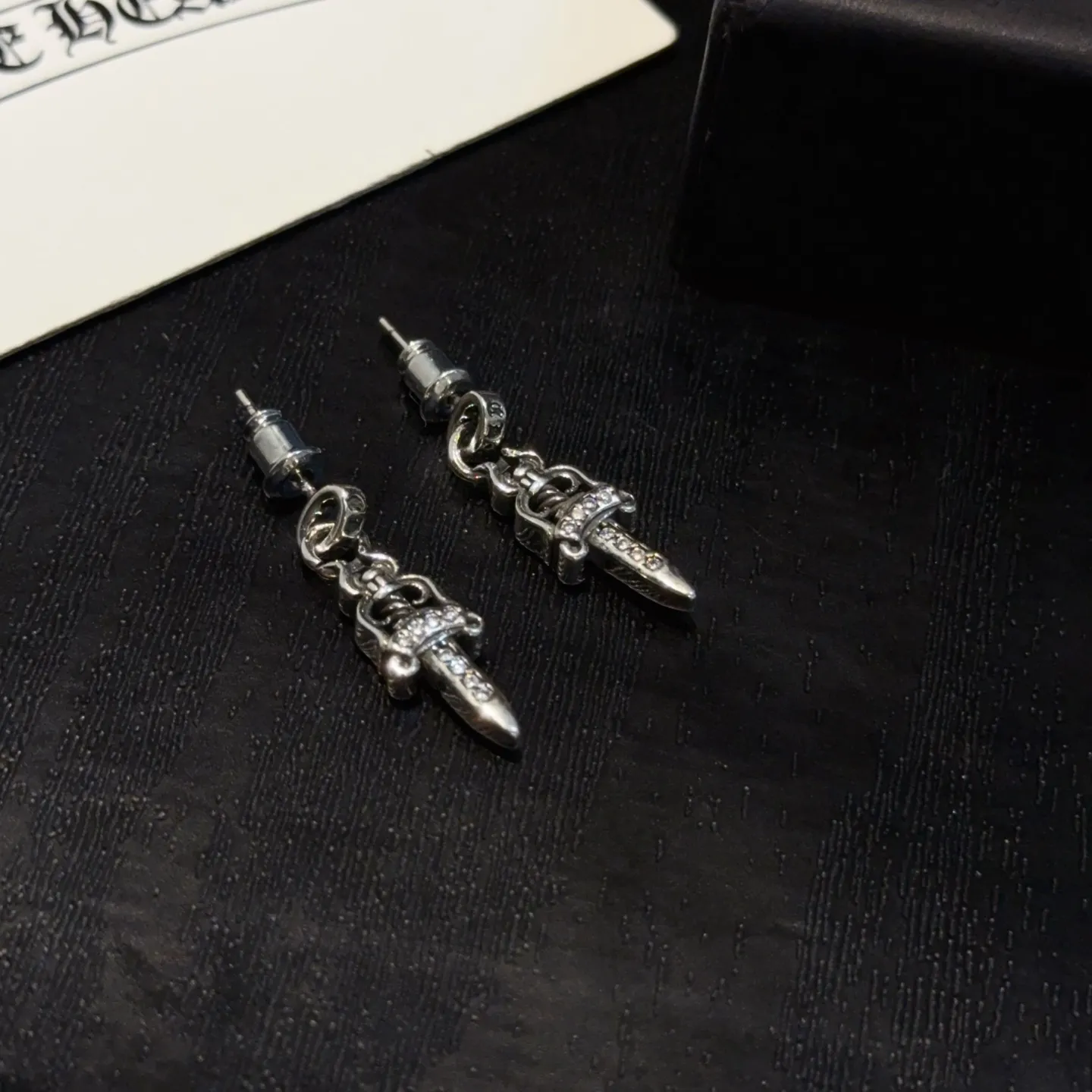 Chrome Hearts シルバー 剣型ダイヤモンドイヤリング - 画像 (6)
