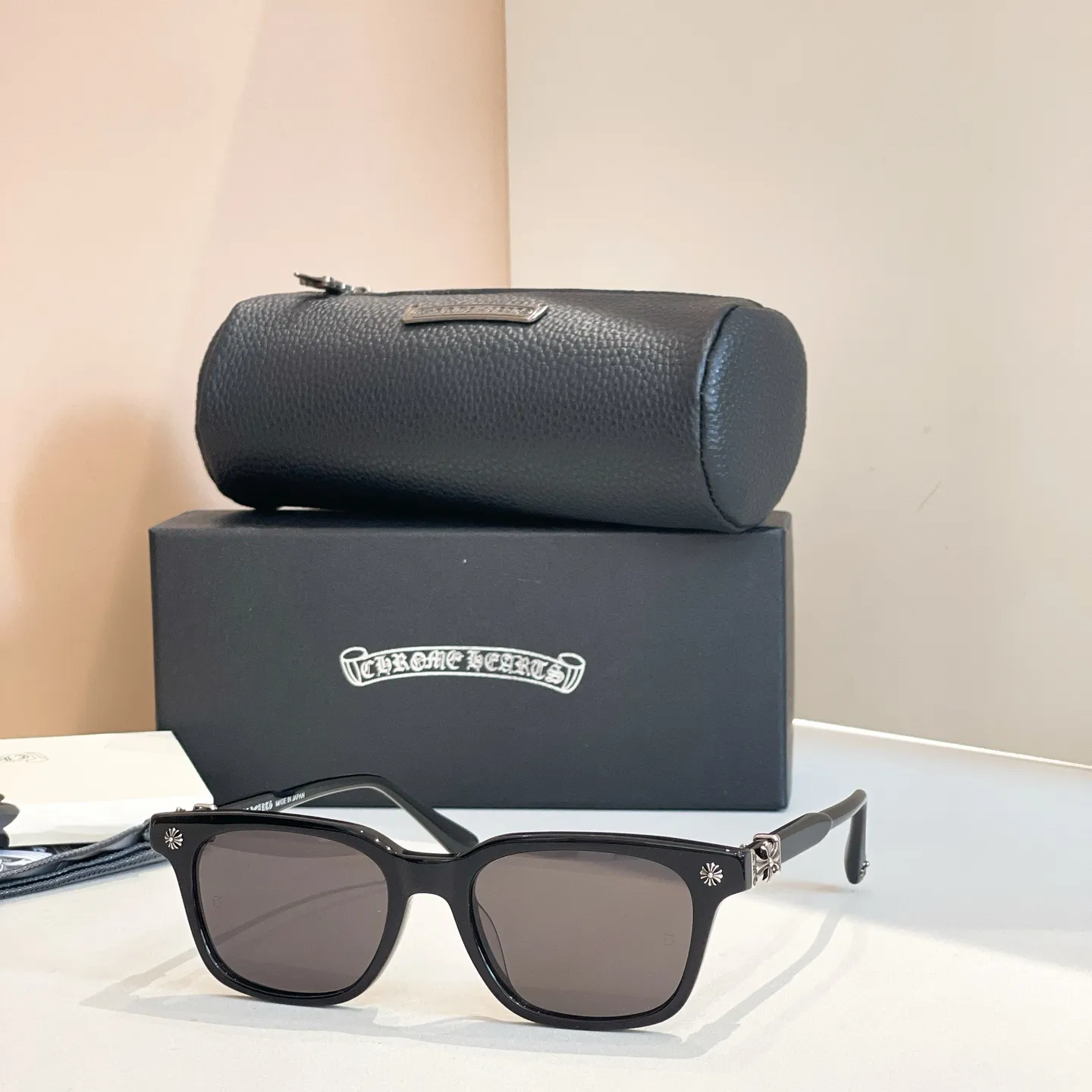 CHROME HEARTS ブラックサングラス COX UCKER - 画像 (3)