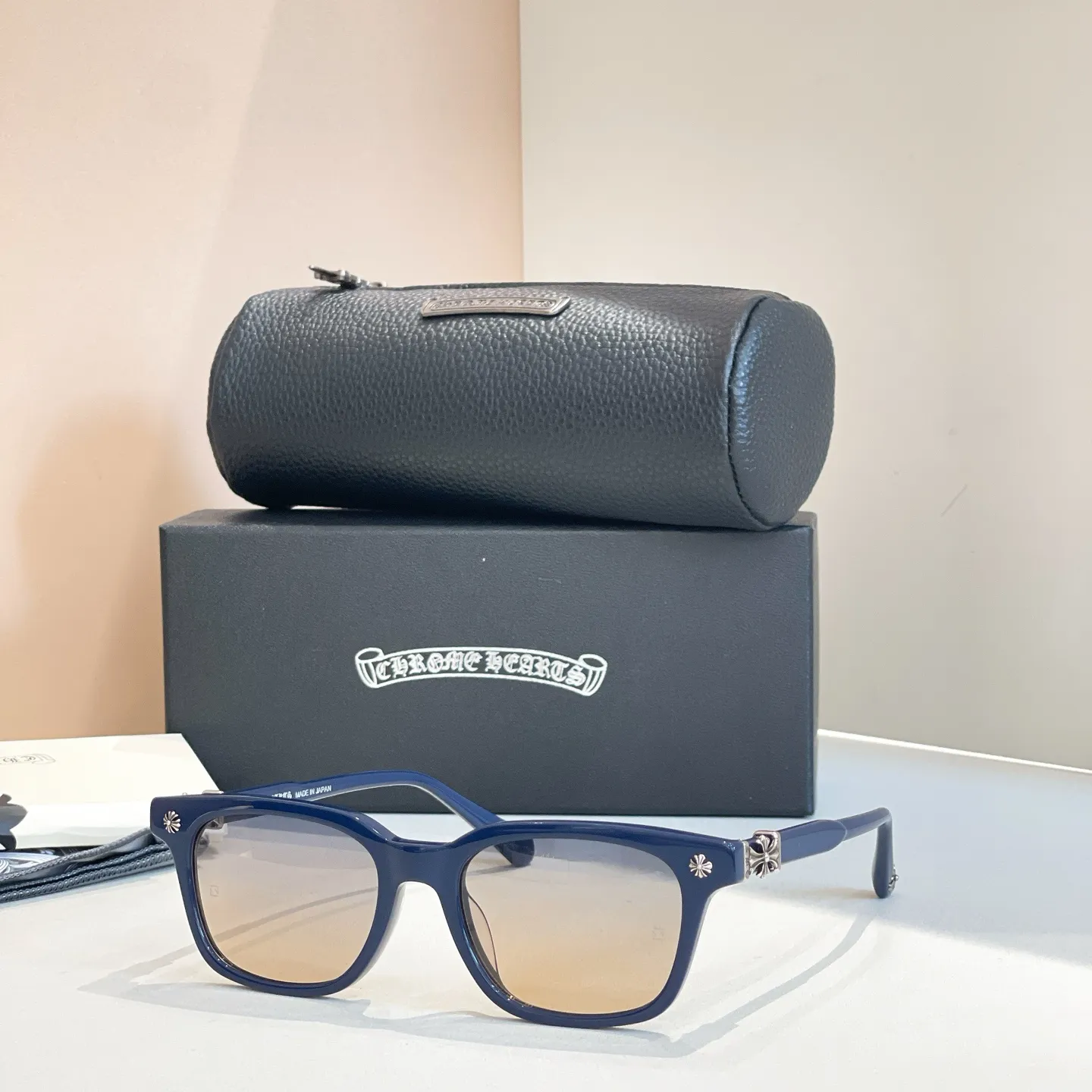 CHROME HEARTS ブラックサングラス COX UCKER - 画像 (6)