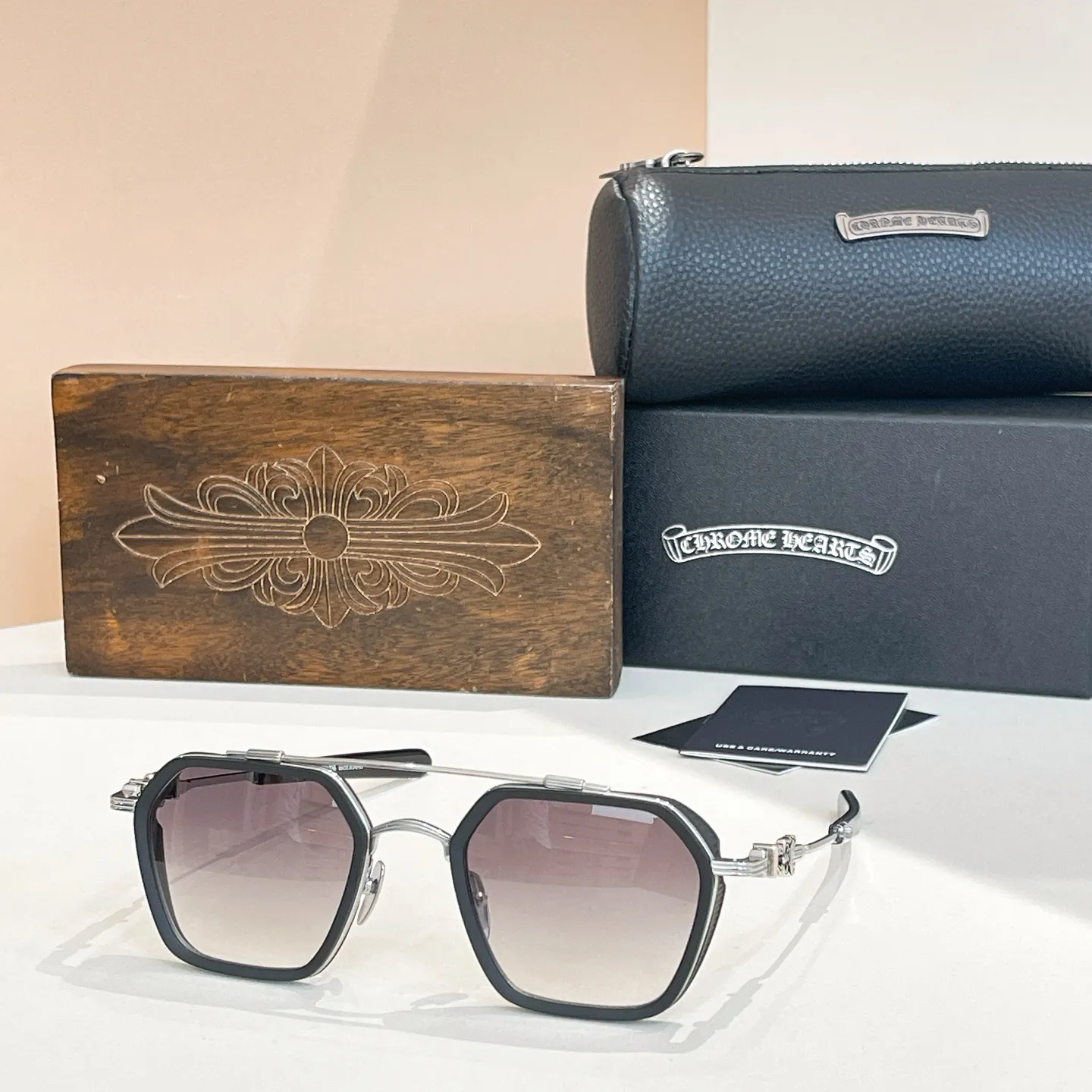 Chrome Hearts ブラックHOTATIONサングラス