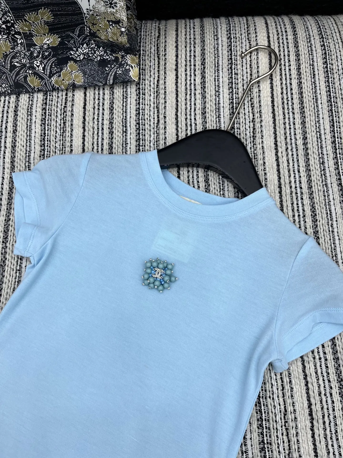 Chan* 25中古シリーズ手工ビーズ半袖Tシャツ ブルー - 画像 (3)