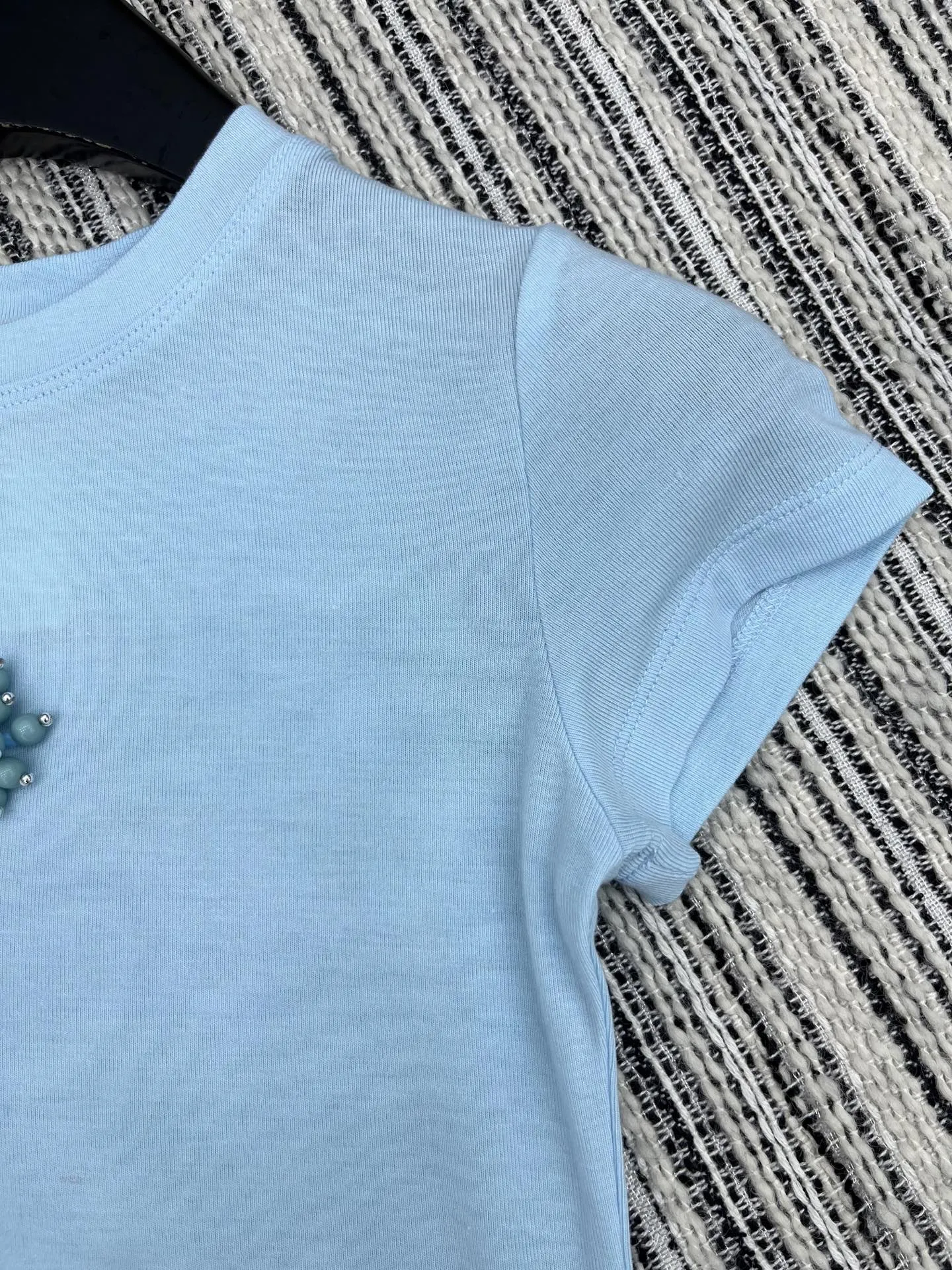 Chan* 25中古シリーズ手工ビーズ半袖Tシャツ ブルー - 画像 (4)