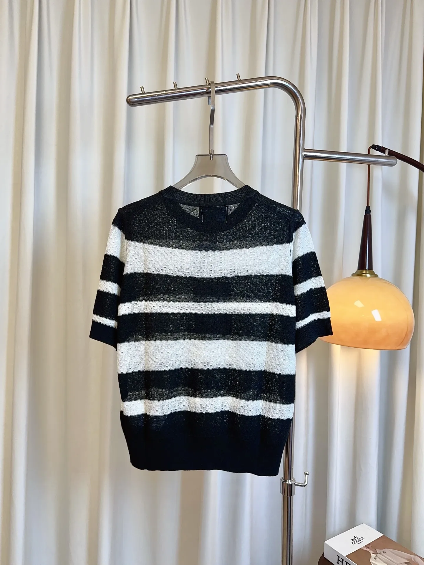 CHANEL新作黒ストライプ半袖Tシャツ - 画像 (3)