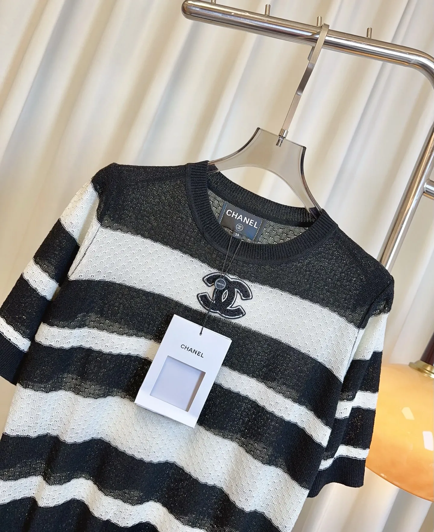 CHANEL新作黒ストライプ半袖Tシャツ - 画像 (5)