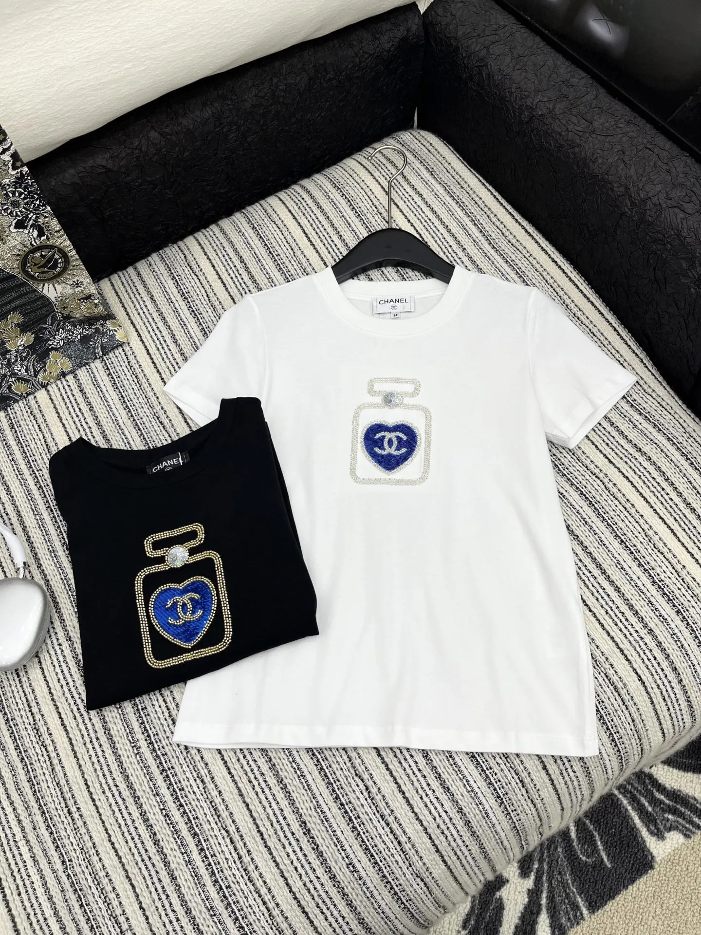 Chanel新作黒色香水瓶手工半袖Tシャツ - 画像 (6)
