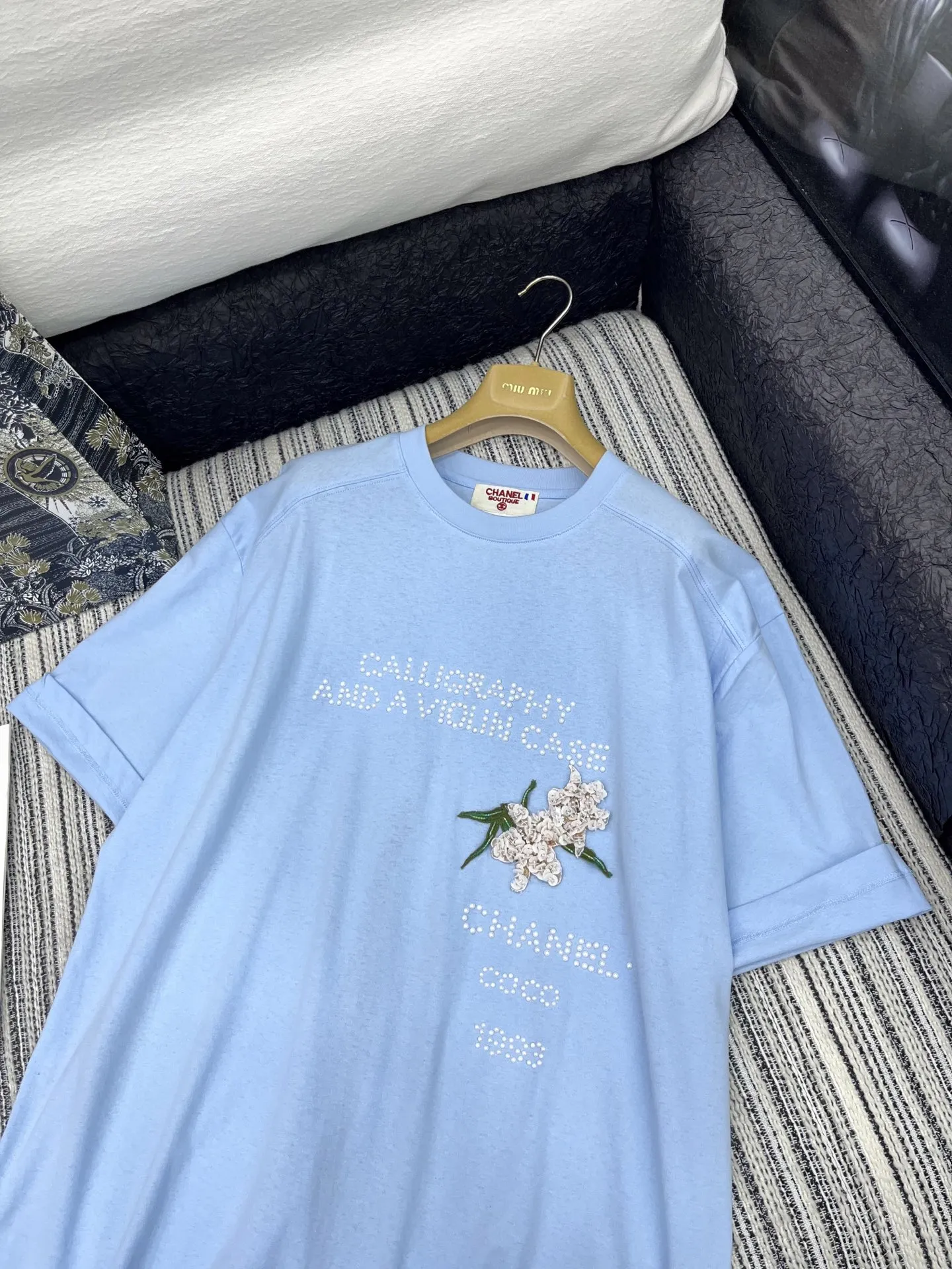 Chanel 25中古シリーズブルー半袖Tシャツ - 画像 (3)