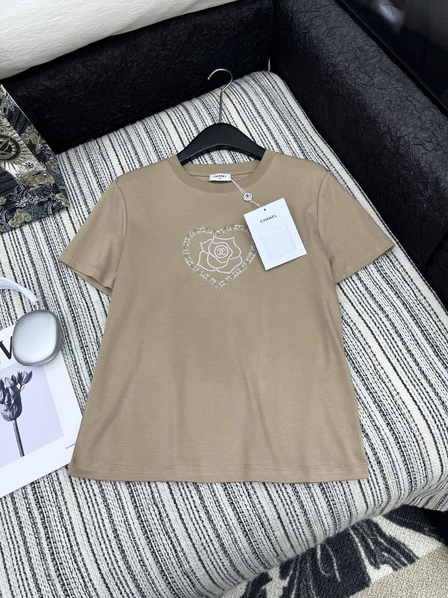 Chanel 2025新作黒プリント半袖Tシャツ - 画像 (3)