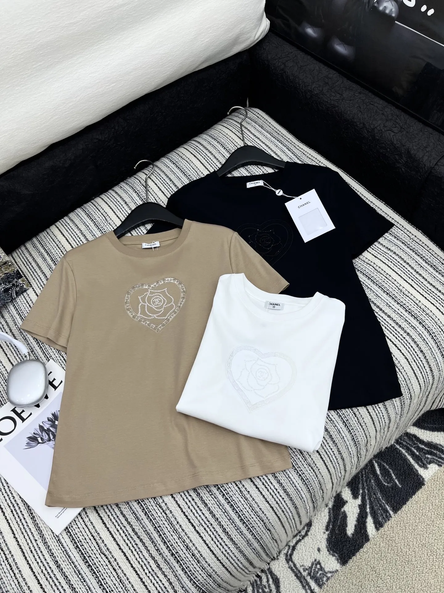 Chanel 2025新作黒プリント半袖Tシャツ - 画像 (5)