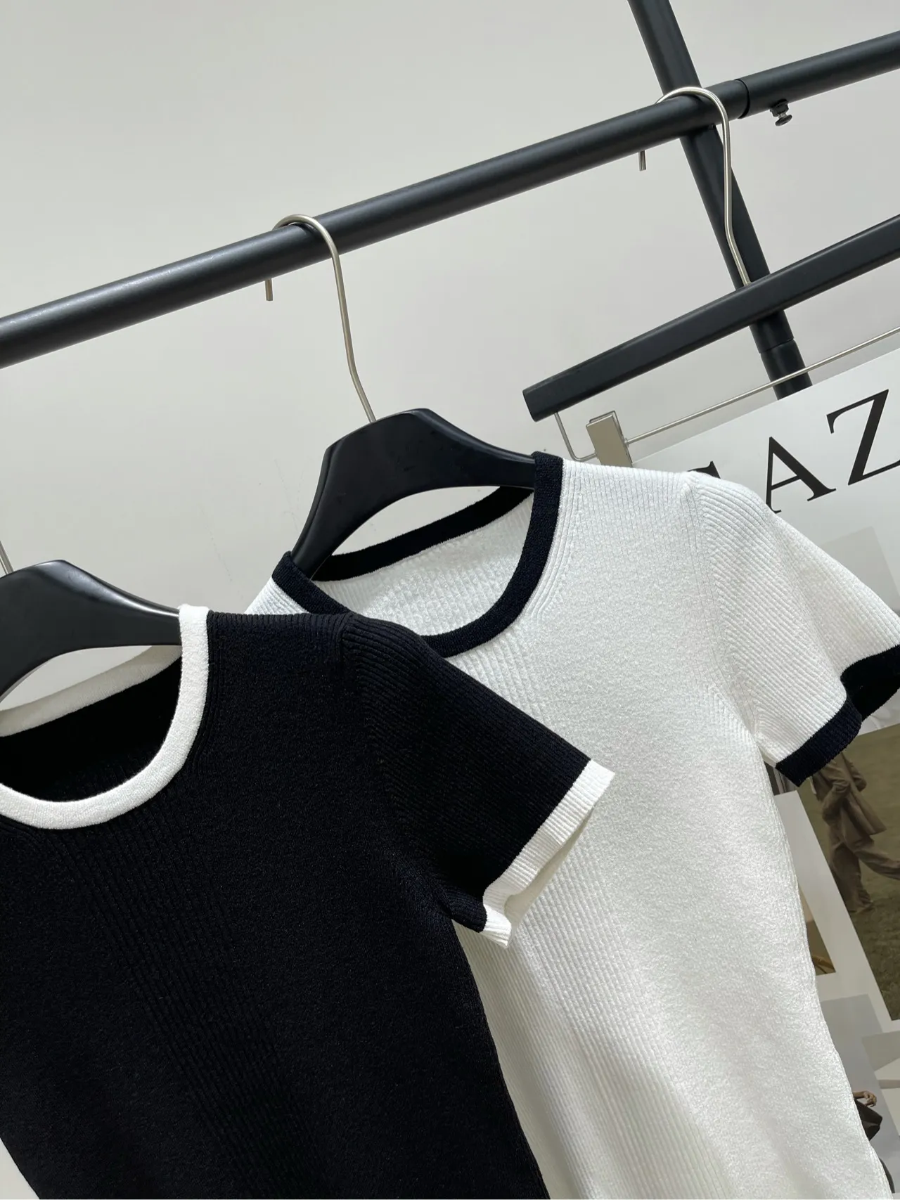 CHANEL新作黒白レースブレスレットTシャツ - 画像 (3)