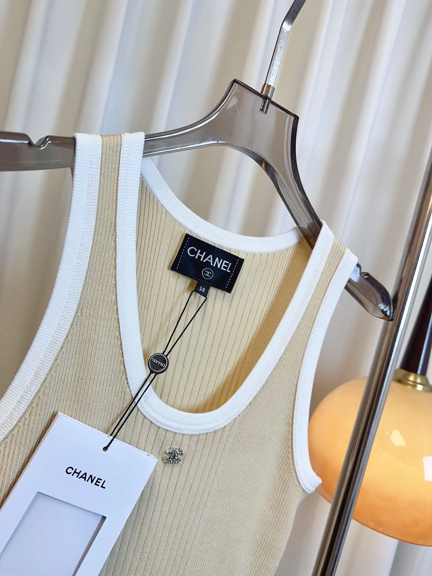 CHANEL新作ベージュカラーマッチングベスト - 画像 (7)