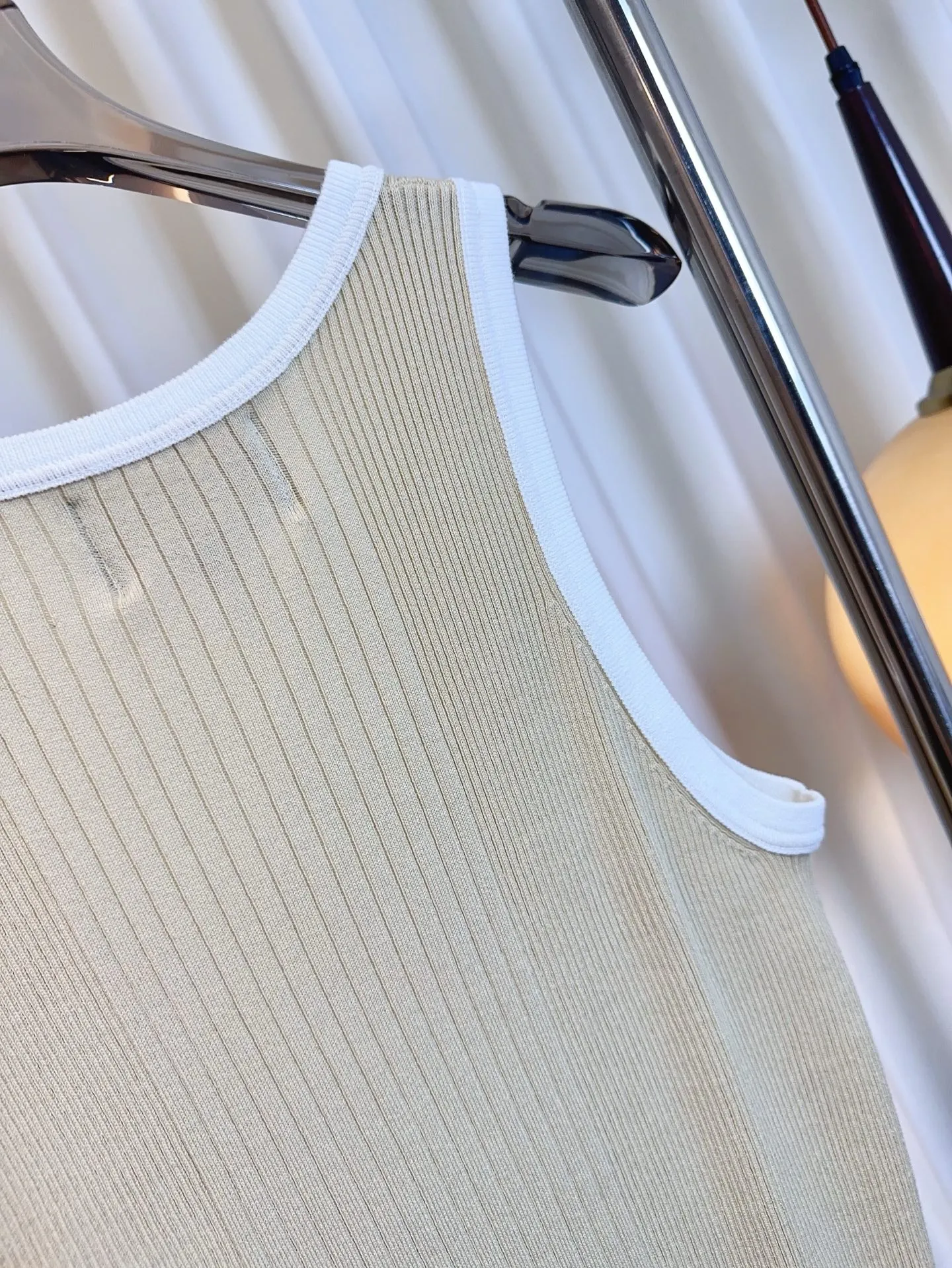 CHANEL新作ベージュカラーマッチングベスト - 画像 (9)