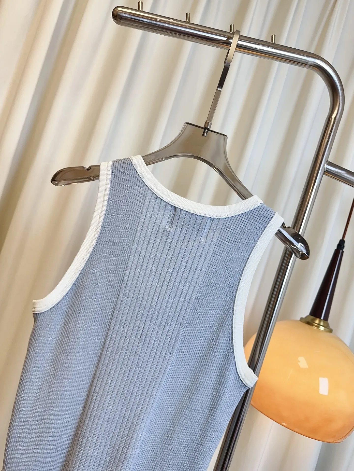 CHANEL新作ブルーカラーマッチングベスト - 画像 (6)