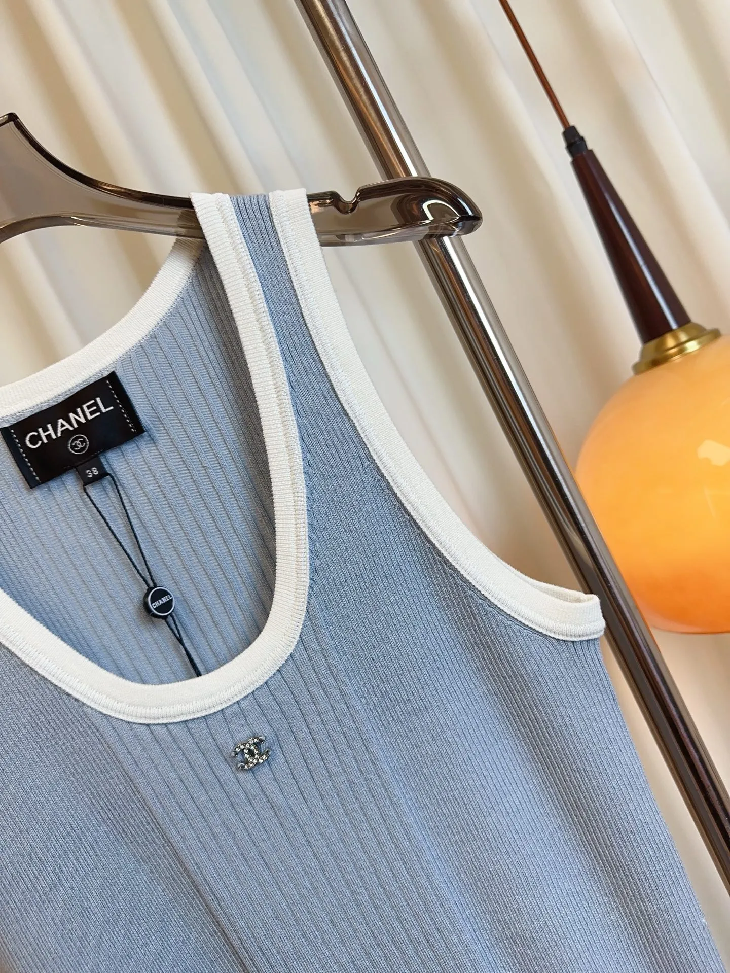CHANEL新作ブルーカラーマッチングベスト - 画像 (8)