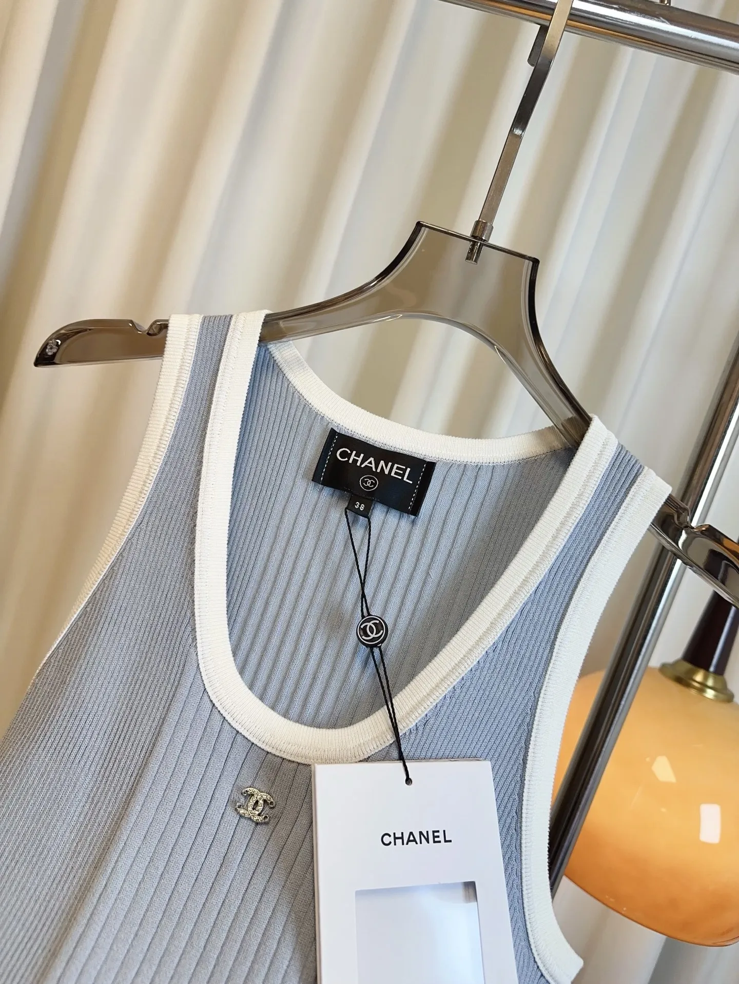 CHANEL新作ブルーカラーマッチングベスト - 画像 (9)