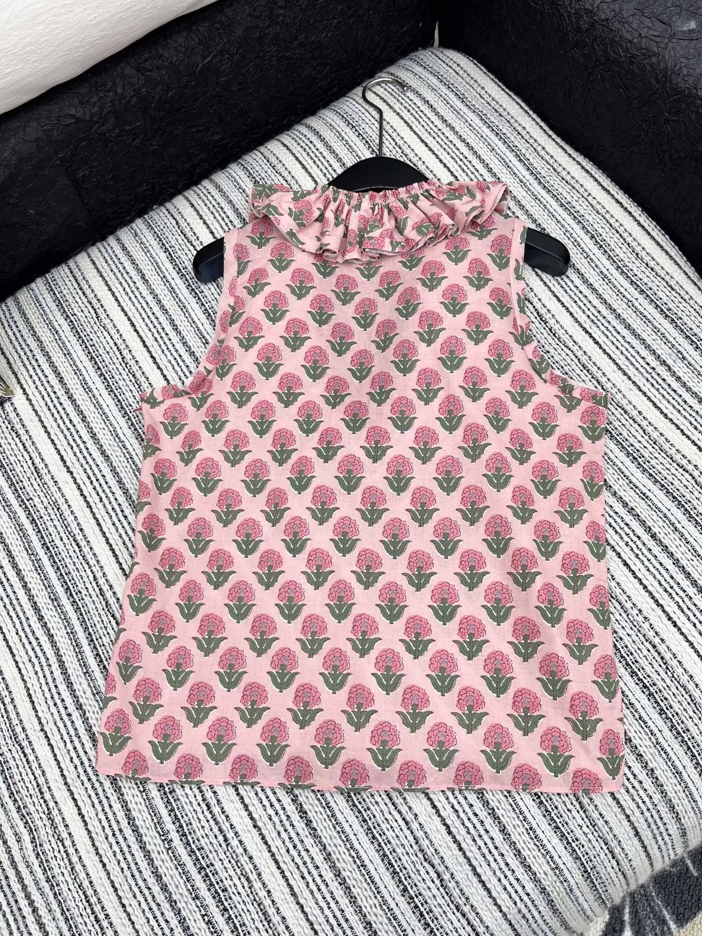 Chan* 25中古シリーズピンク花柄フリルブラウス - 画像 (7)