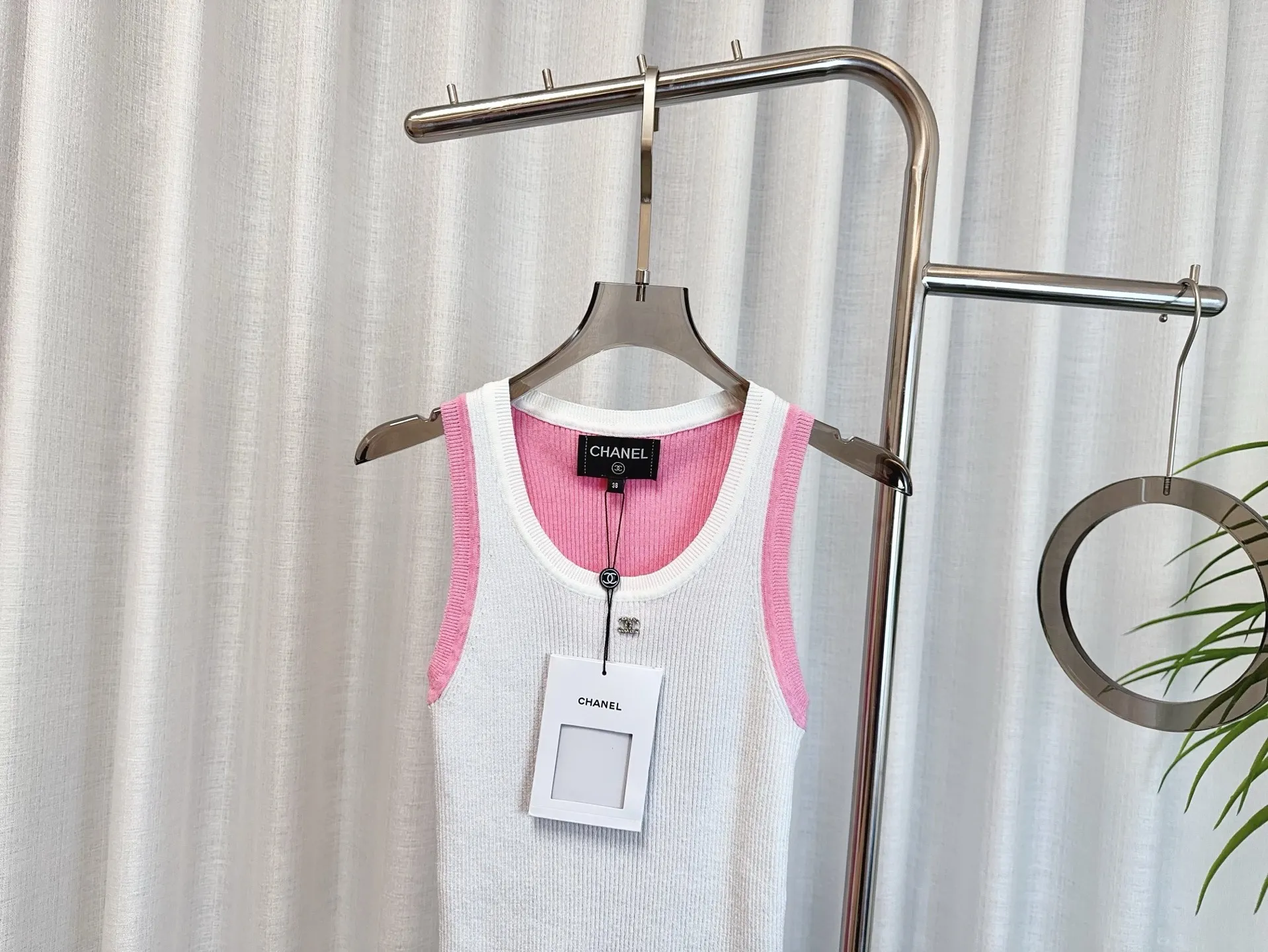CHANEL新作ピンクと白のベスト - 画像 (4)