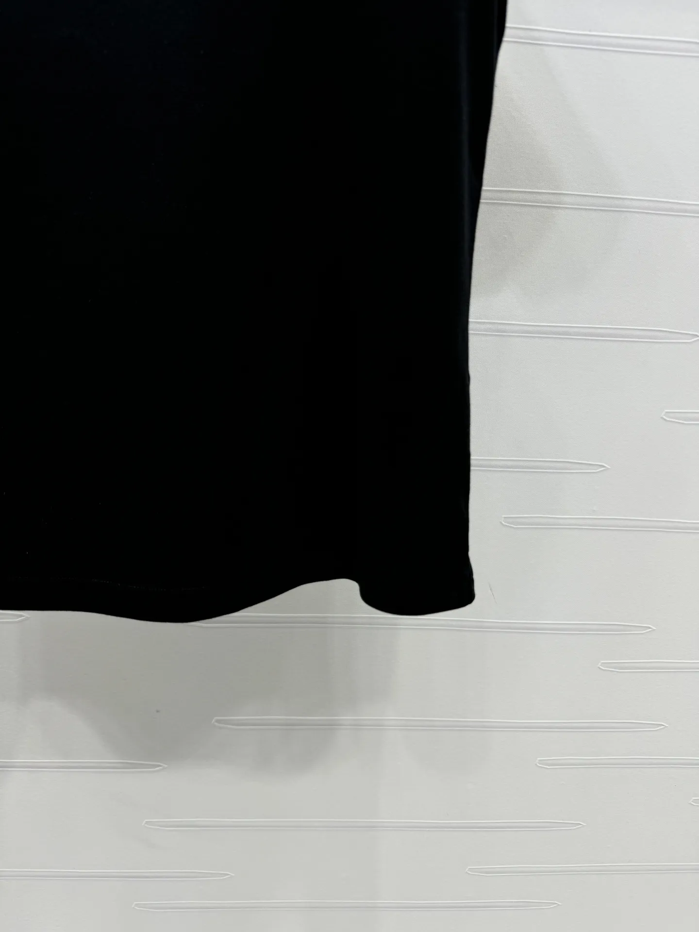 CHANEL新作黒半袖TシャツPARISロゴ - 画像 (7)