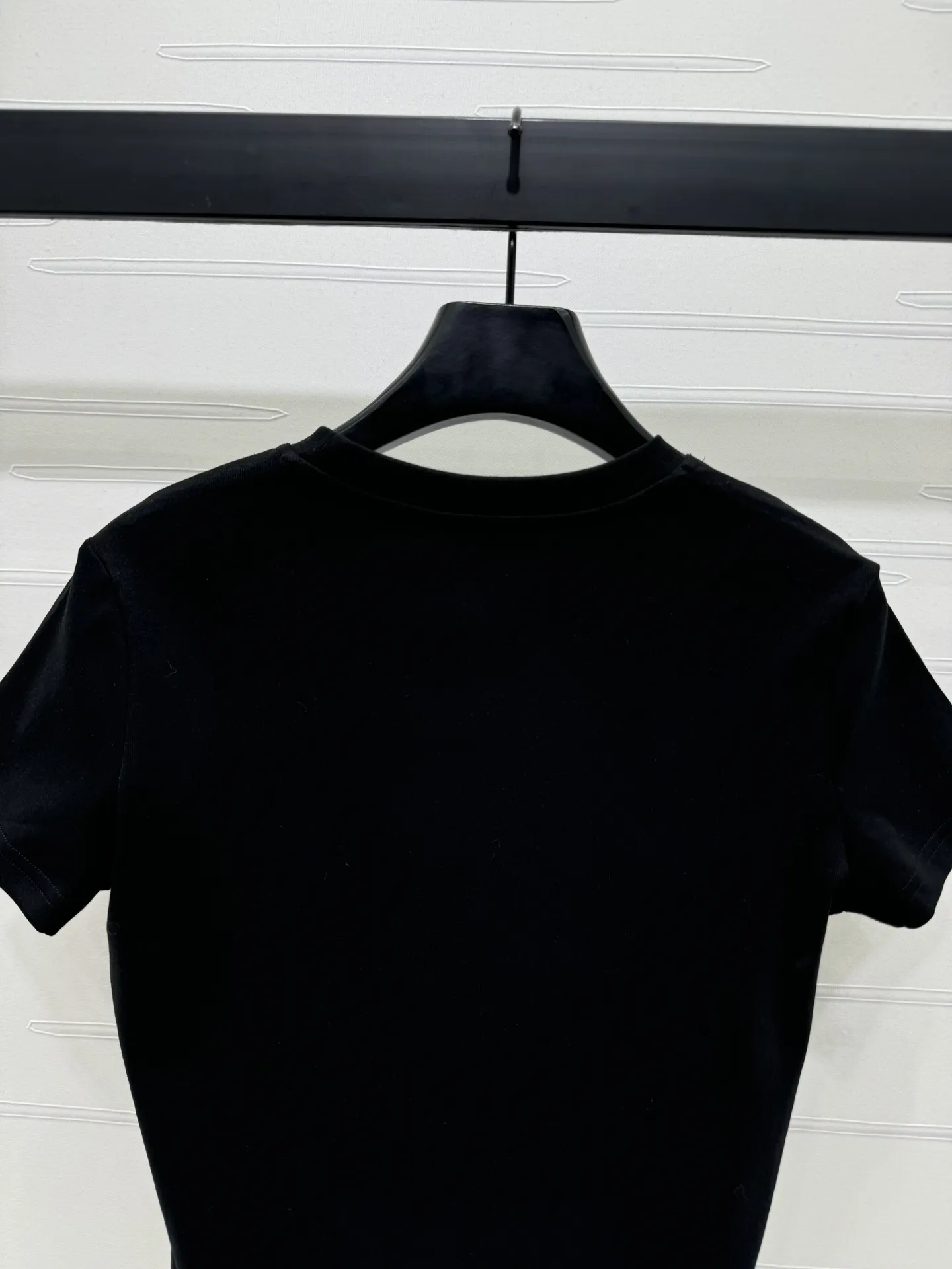 CHANEL新作黒半袖TシャツPARISロゴ - 画像 (8)