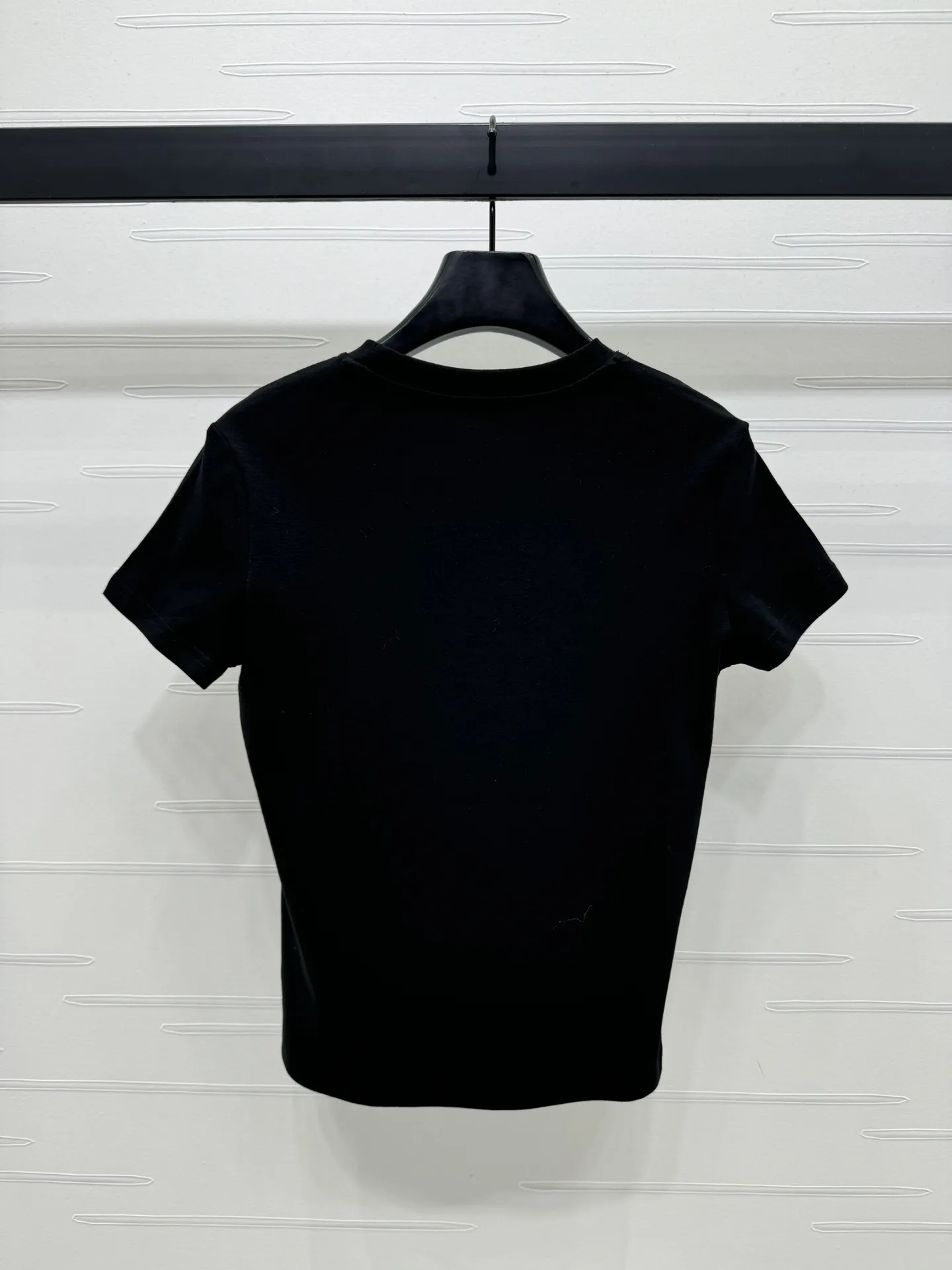 CHANEL新作黒半袖TシャツPARISロゴ - 画像 (9)