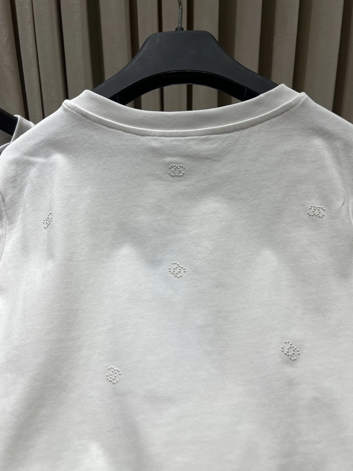 Chan*25新作白黒蝴蝶結半袖Tシャツ - 画像 (9)