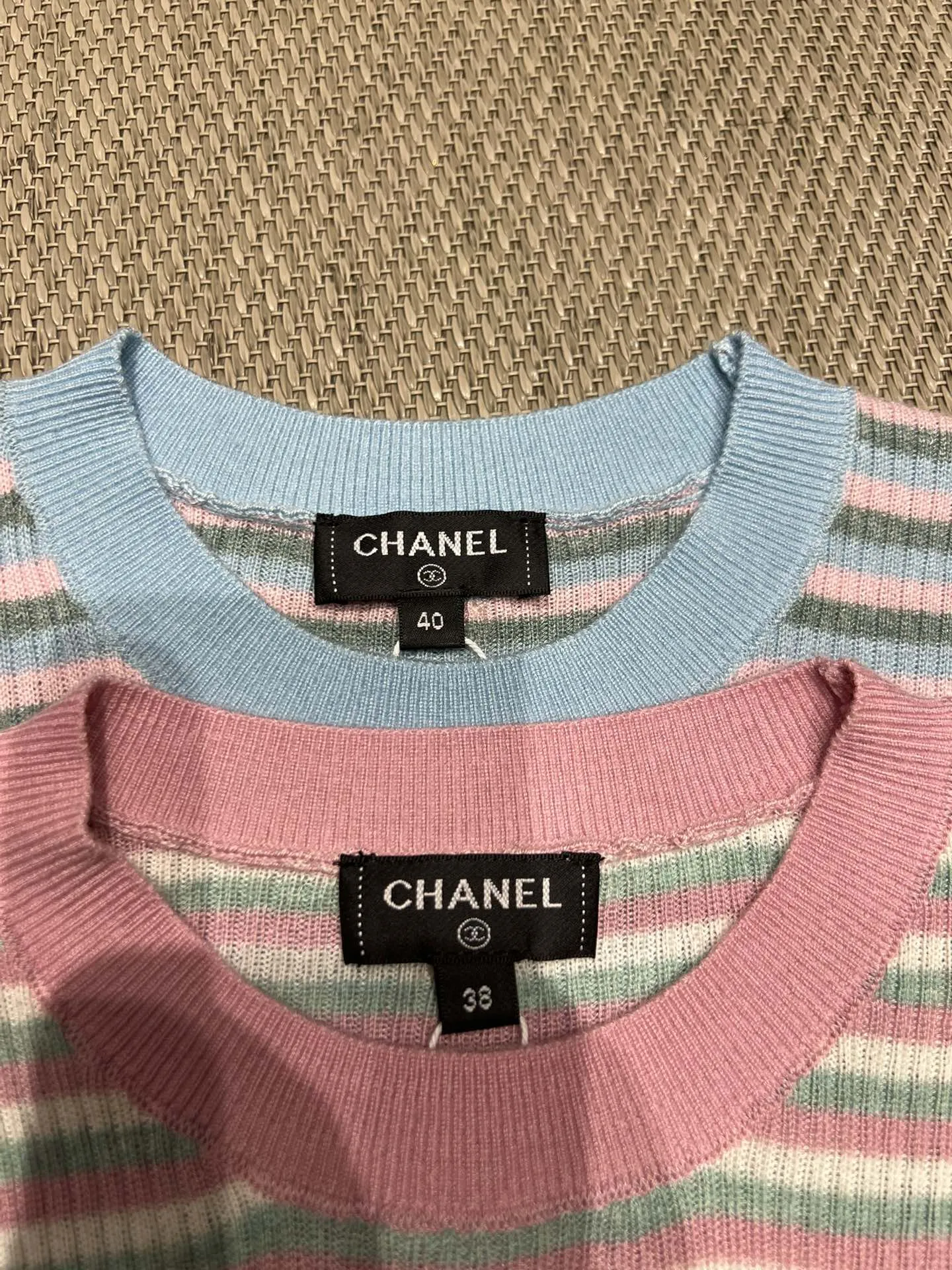 CHANEL ピンクストライプ編み物トップス新作 - 画像 (4)