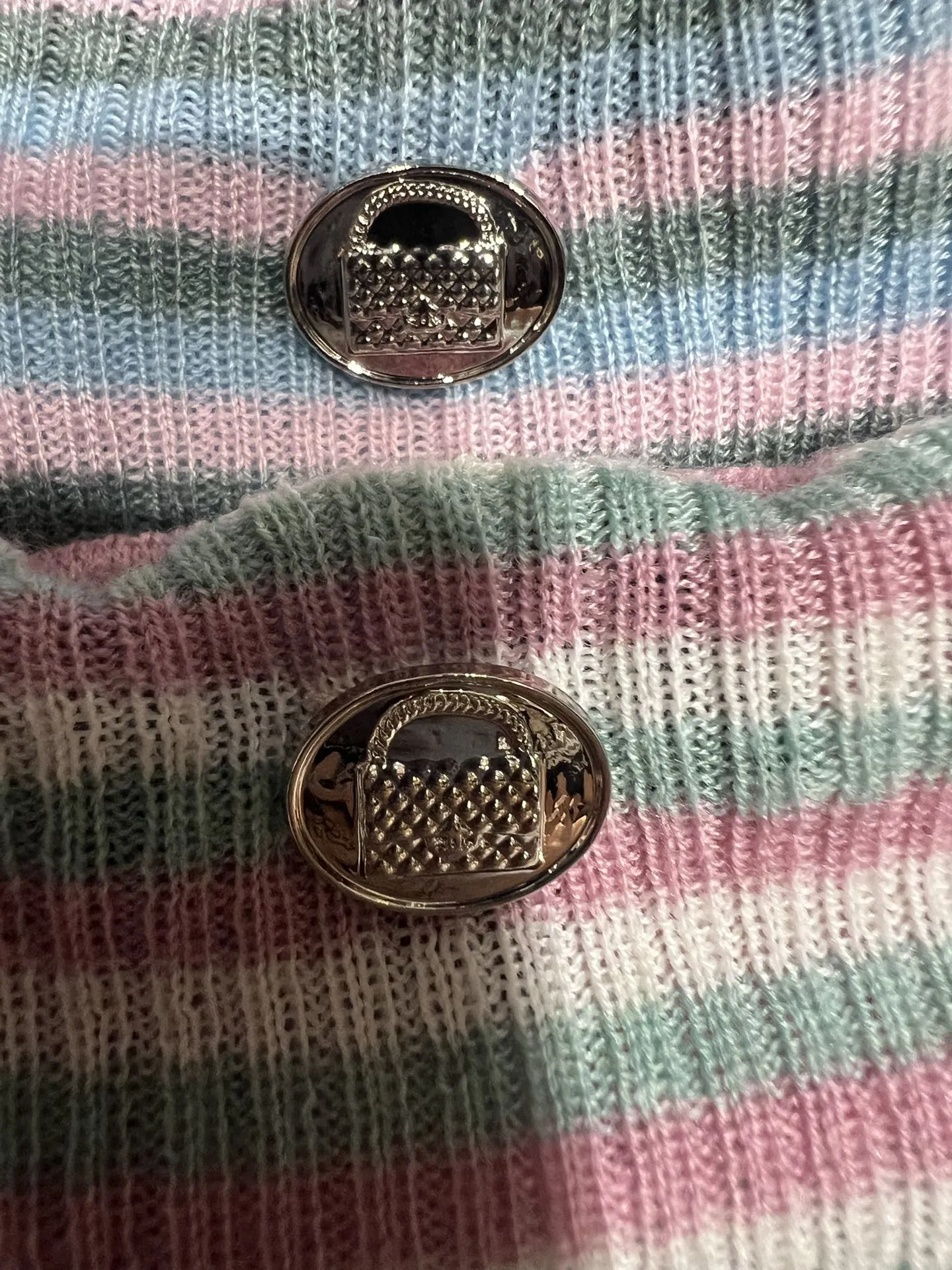 CHANEL ピンクストライプ編み物トップス新作 - 画像 (7)