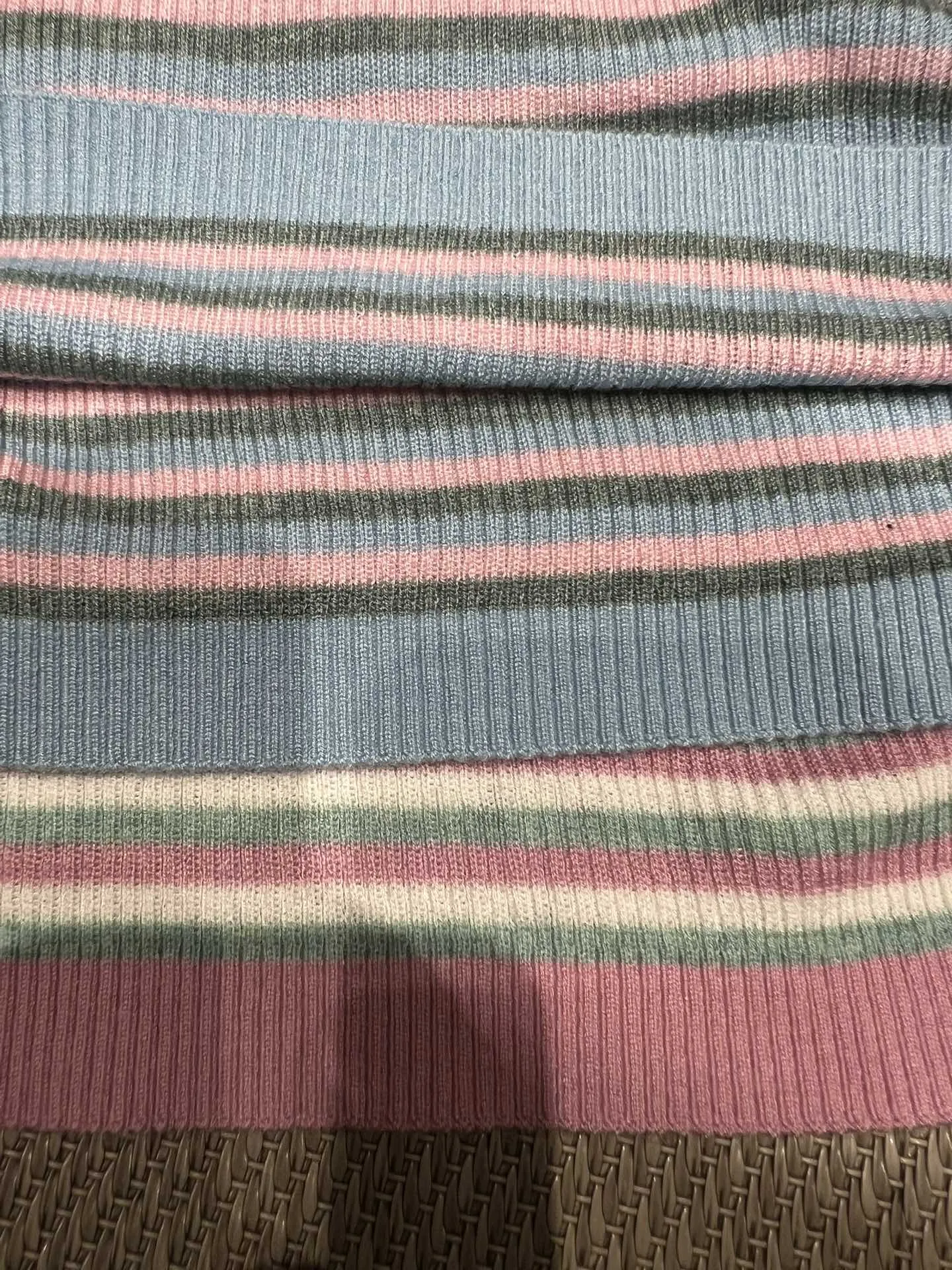 CHANEL ピンクストライプ編み物トップス新作 - 画像 (8)