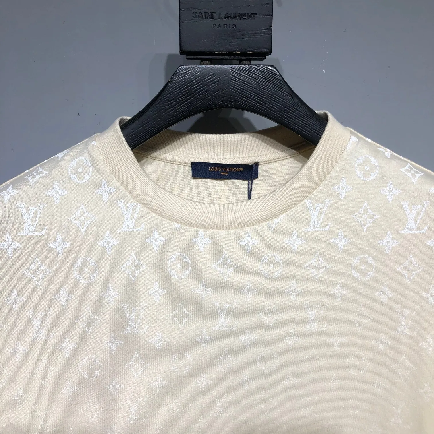 LOUIS VUITTON ベージュ MONOGRAM GRADIENT Tシャツ - 画像 (4)