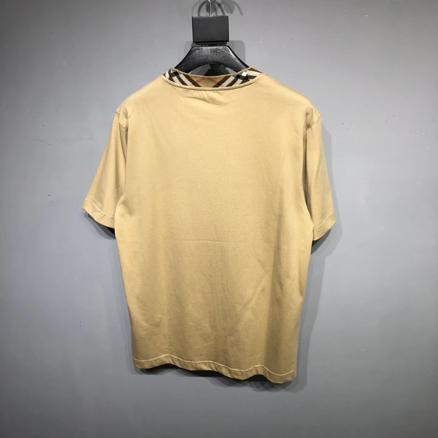 Burberry ベージュ 25チェックネックTシャツ - 画像 (3)