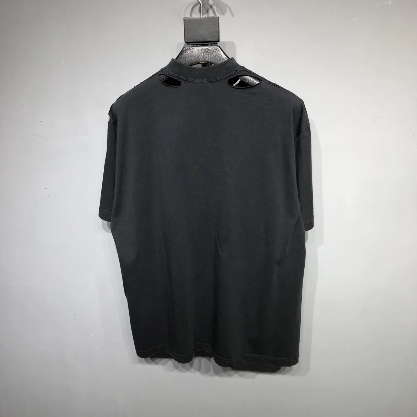 BALENCIAGA ブラック グラフィックTシャツ - 画像 (3)