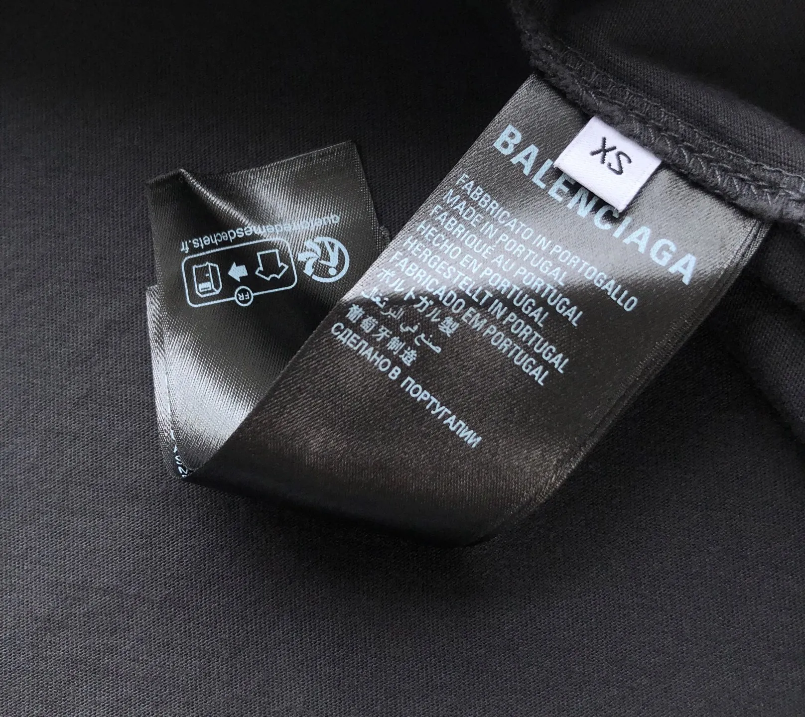 BALENCIAGA ブラック グラフィックTシャツ - 画像 (9)