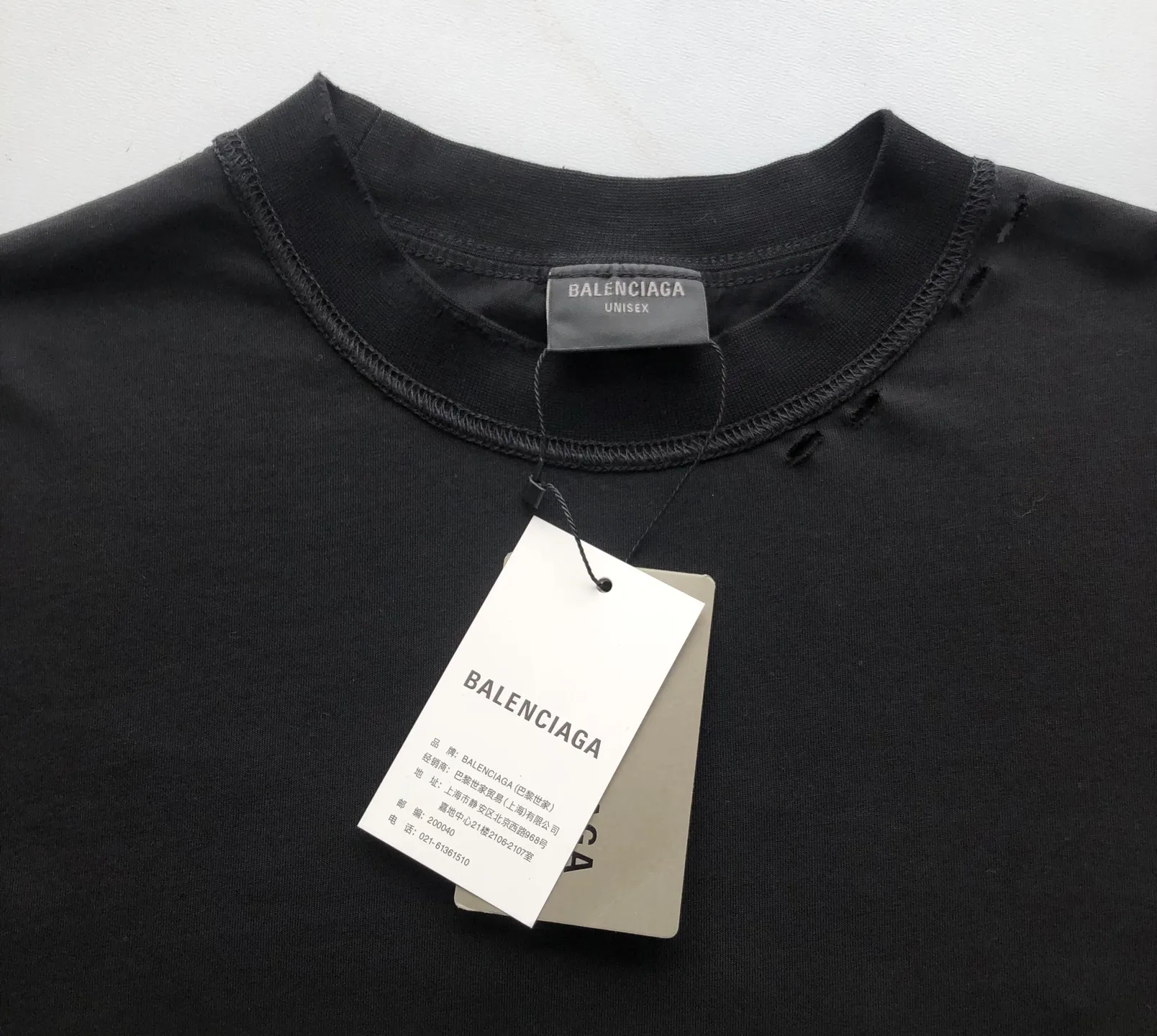 BALENCIAGA ブラックリバースTシャツ 男女兼用 - 画像 (5)