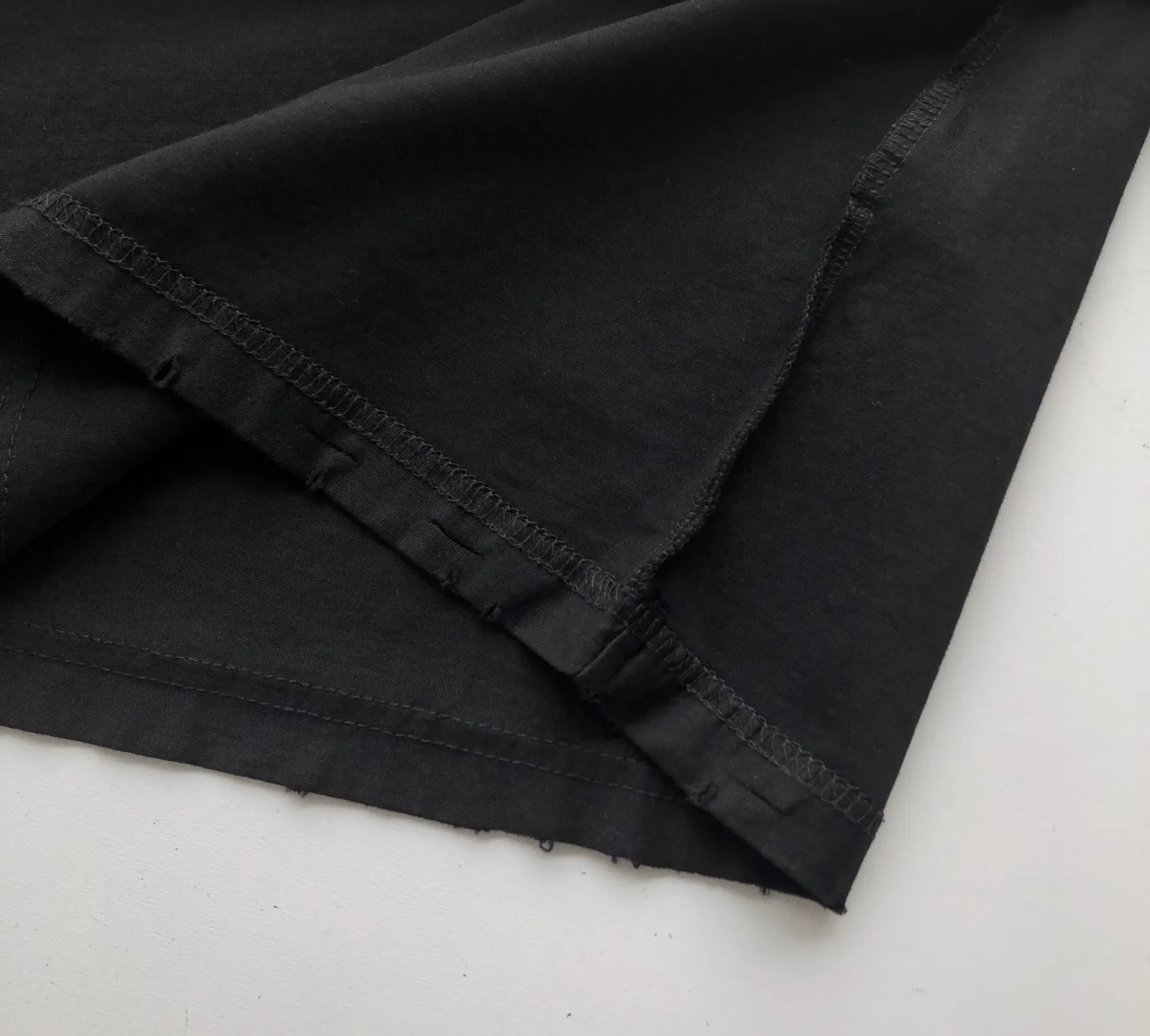 BALENCIAGA ブラックリバースTシャツ 男女兼用 - 画像 (8)