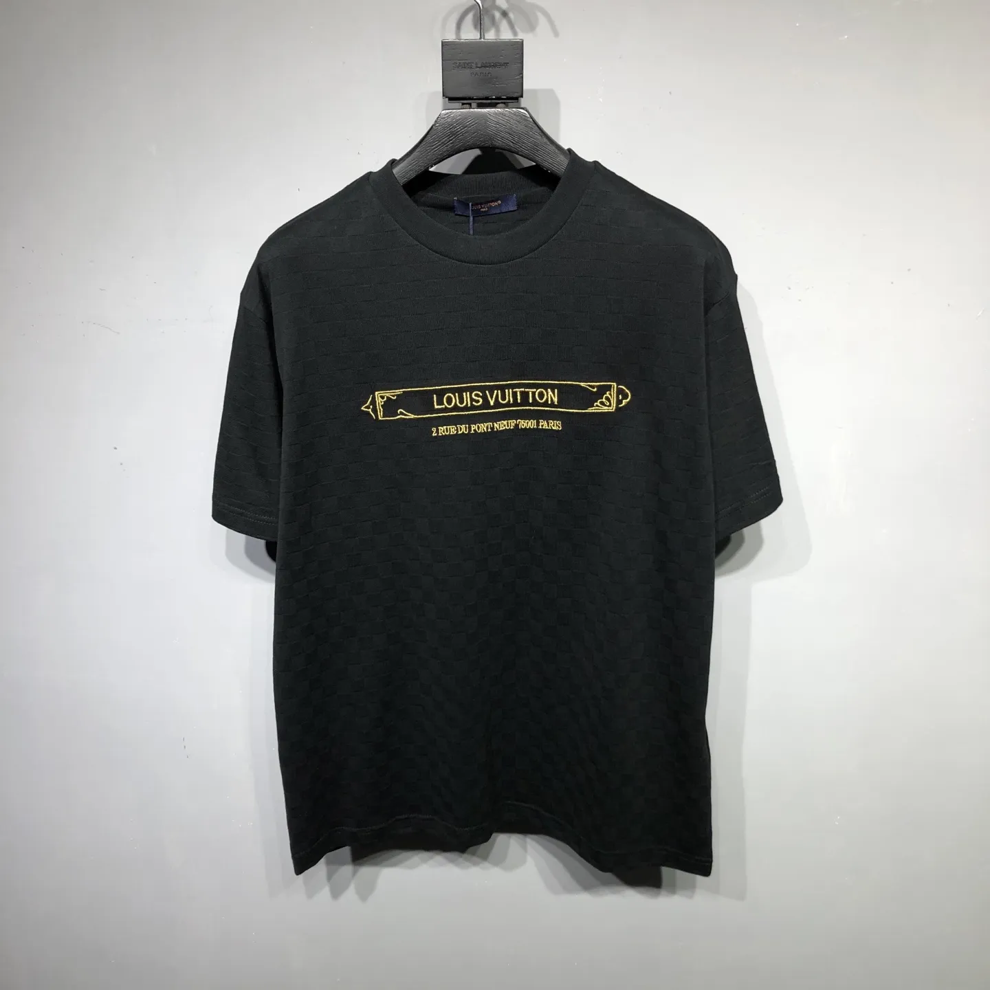 LOUIS VUITTON黒ダミエ刺繍Tシャツ