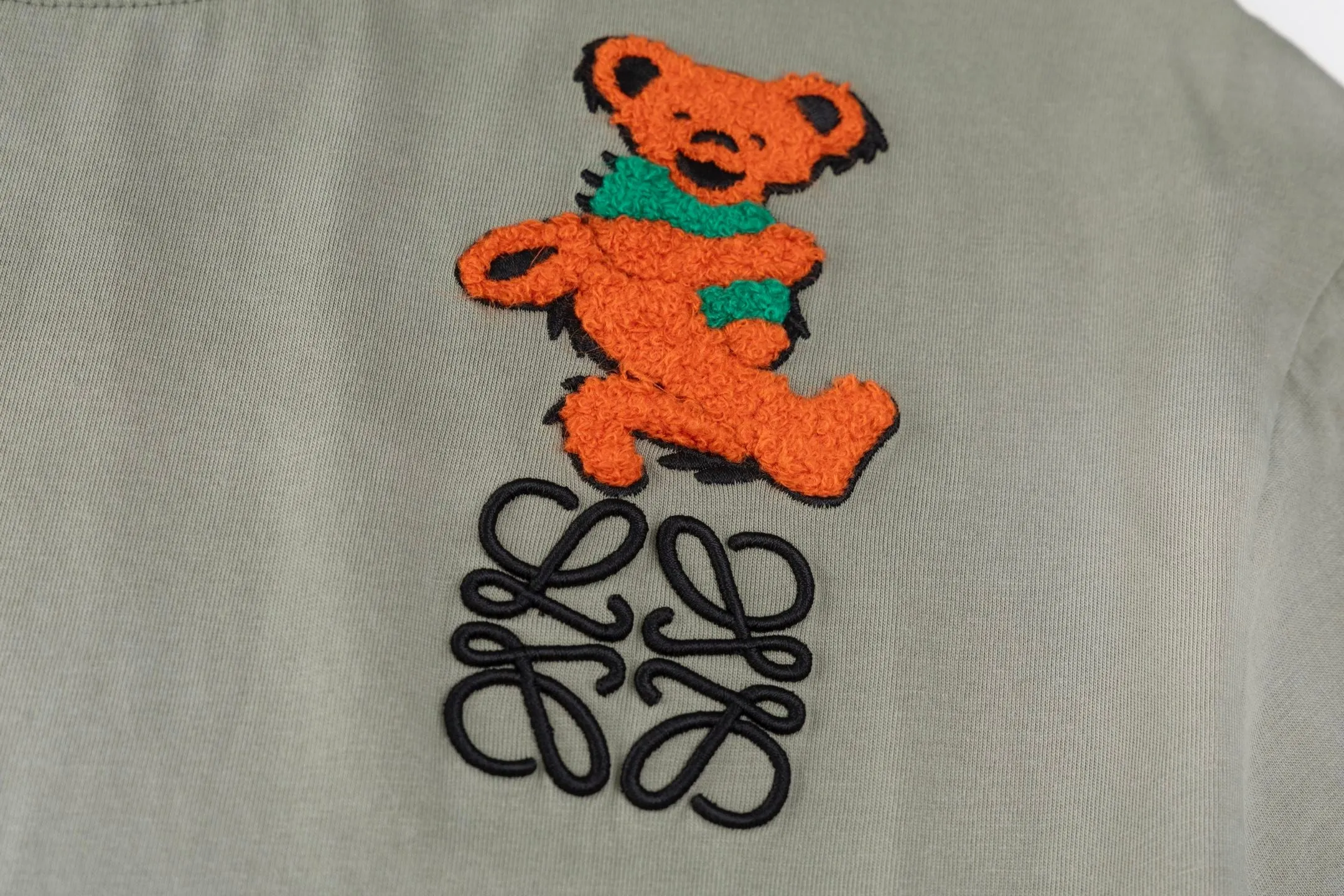 Loewe グリーン 小熊刺繍 短袖Tシャツ - 画像 (7)